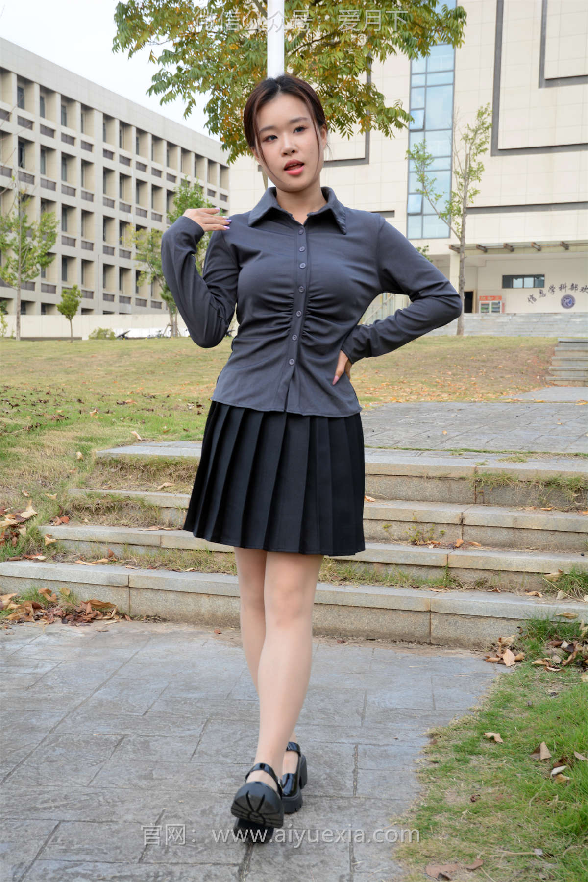 月下摄影 NO.006 茜茜 灰色小JK 这身灰色小JK被我穿出了正装的感觉！-日更街拍