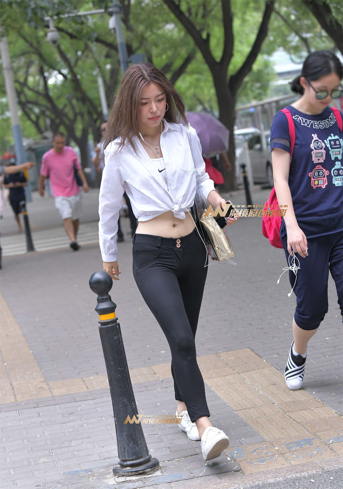 【红石赛帖】黑色紧身裤美女-日更街拍