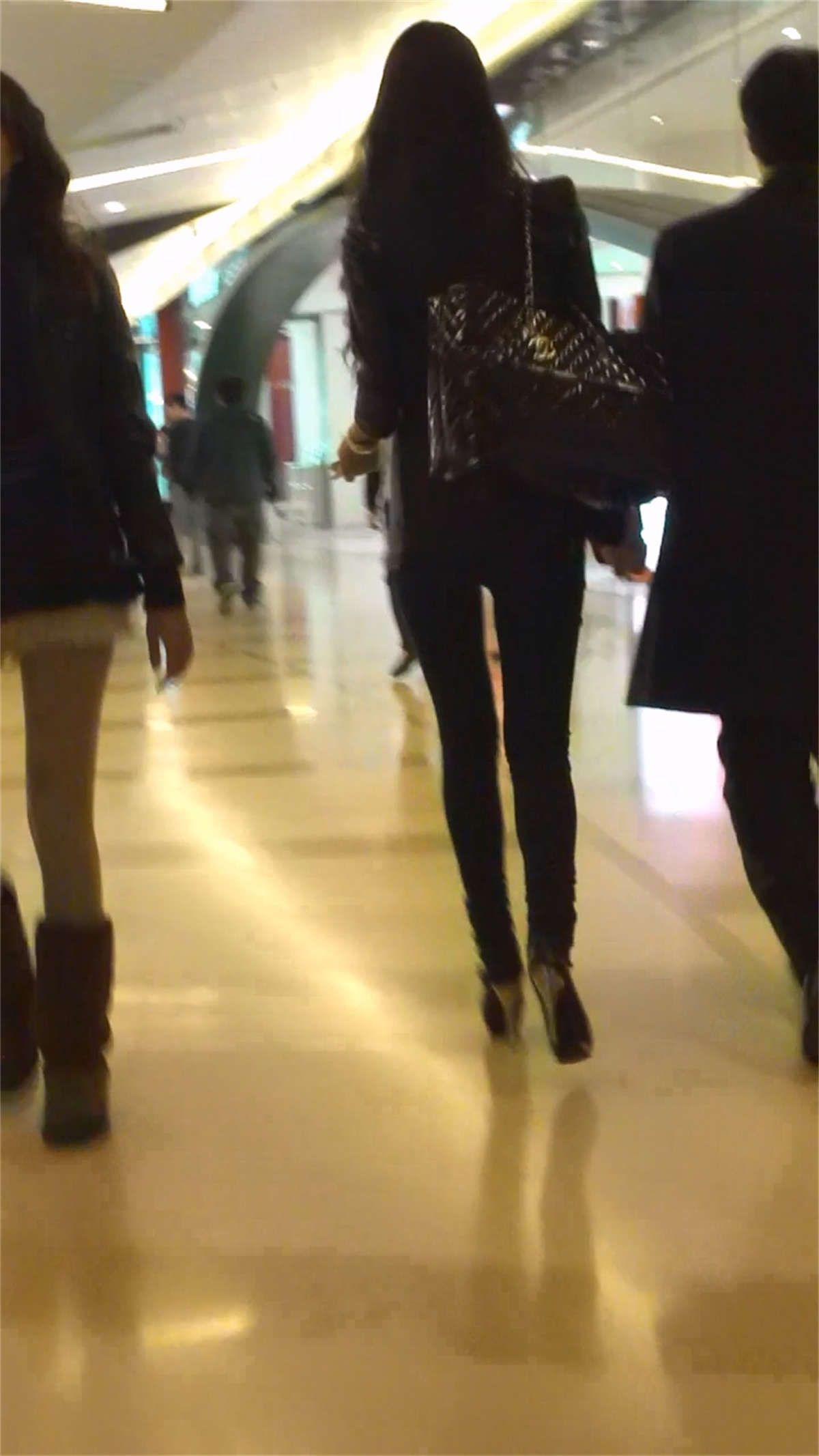 图片[2]-性感超紧身牛仔长腿美女-日更街拍