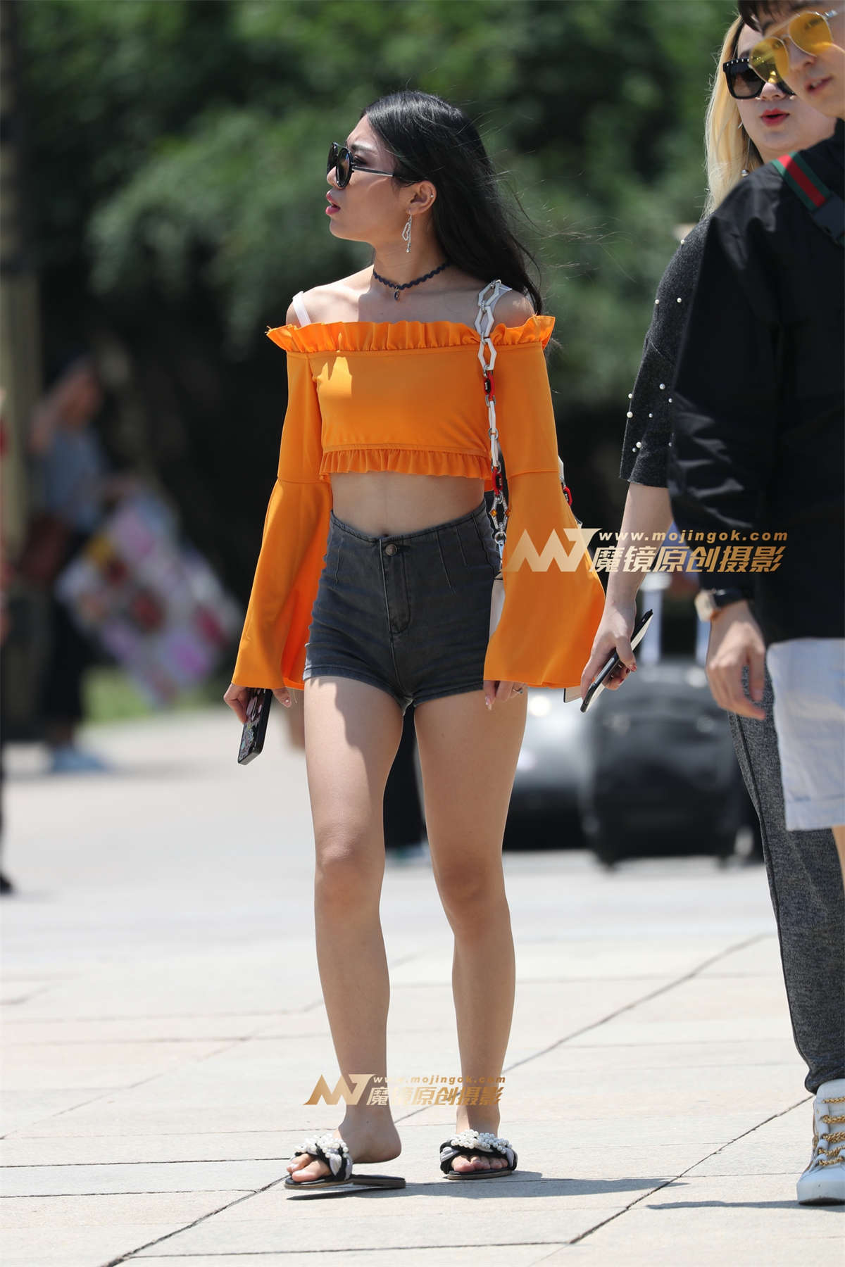 【兰青赛贴】包臀短裤虹彩妹妹-日更街拍