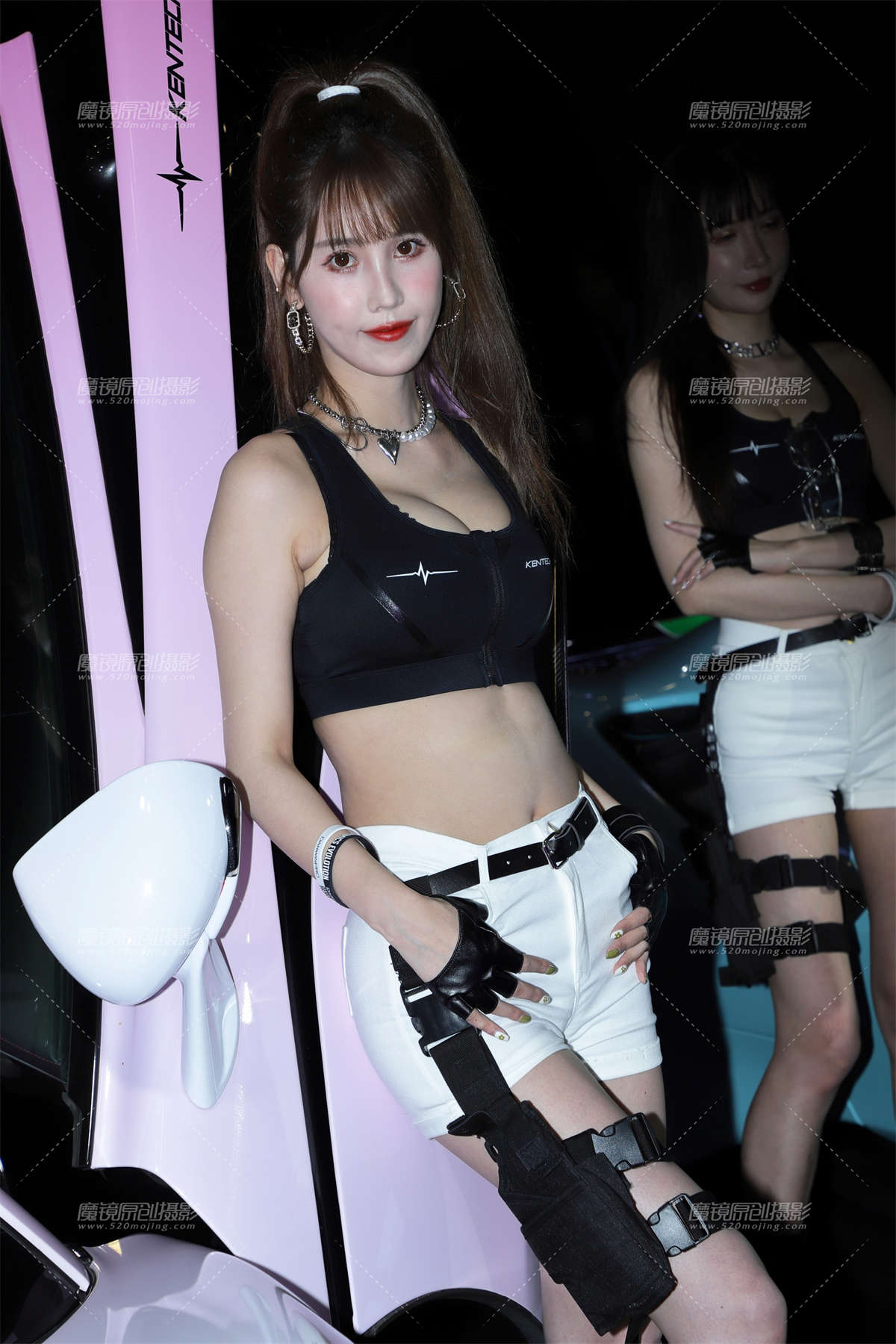 黑色抹胸 白色热裤4-日更街拍