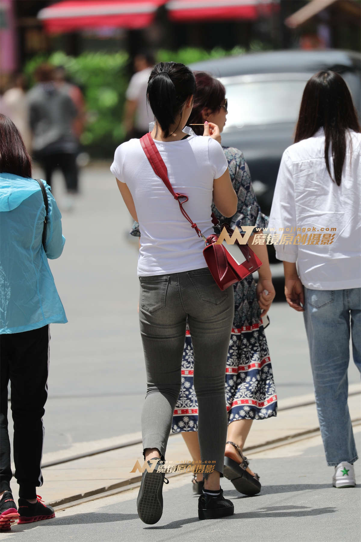 图片[2]-【兰青赛贴】第八贴：烟灰色牛仔丰臀-日更街拍