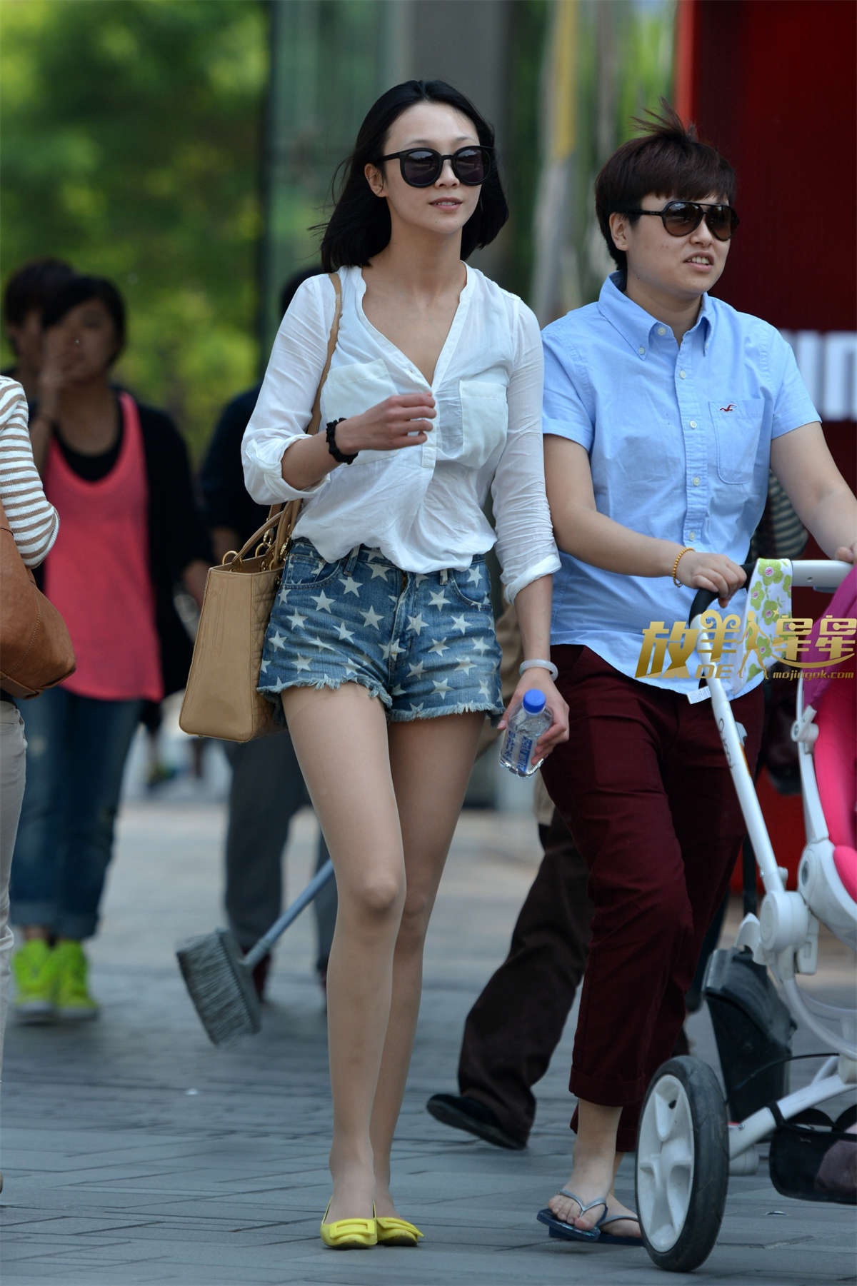 【放羊的星星】热裤肉丝【21P】-日更街拍