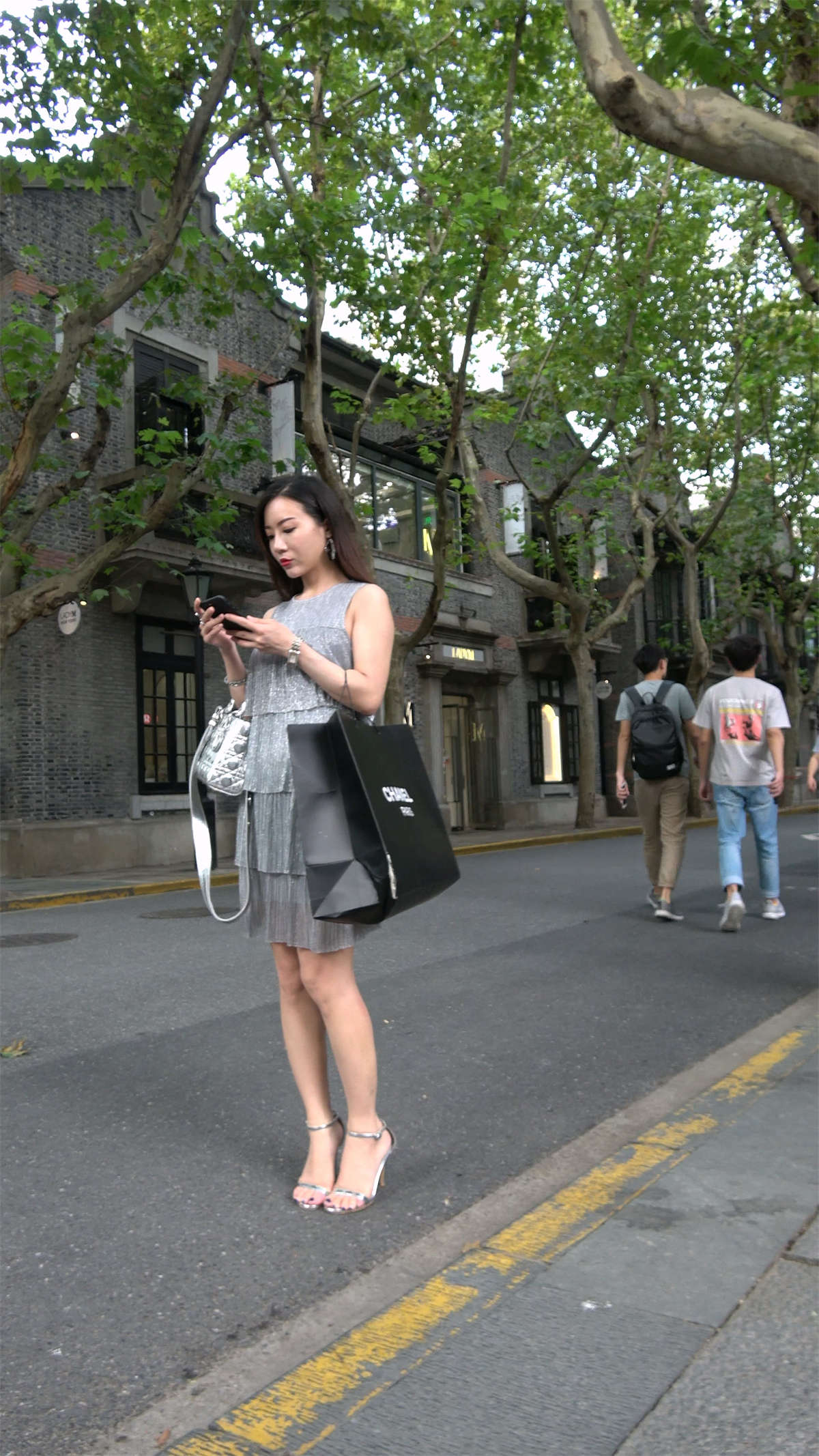 图片[2]-性感时尚连衣裙美女-日更街拍