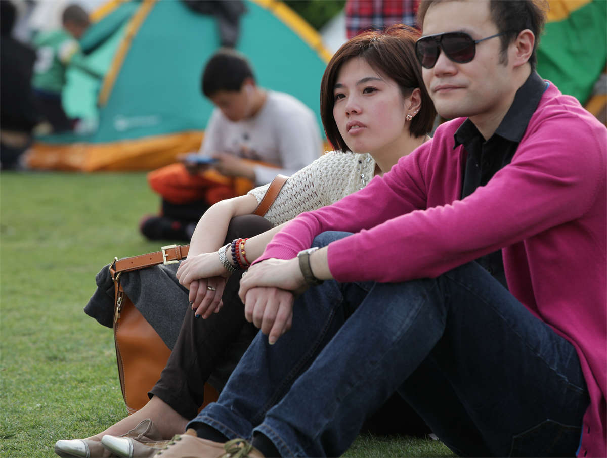 图片[2]-踏青公园街拍系列No.863 就喜欢看女孩的这种感觉-日更街拍