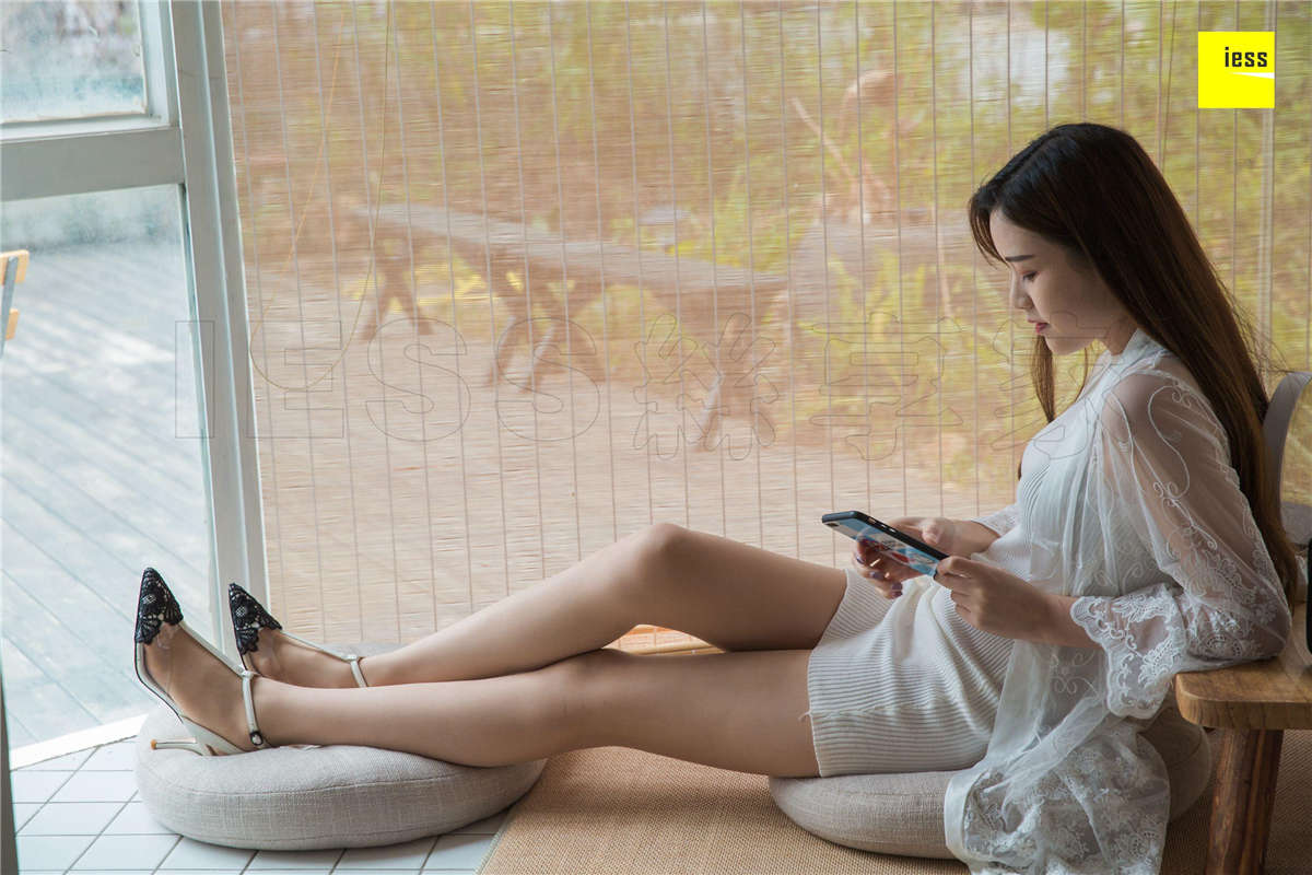 IESS异思趣向 丝享家413期：九妹玩自拍九妹-日更街拍