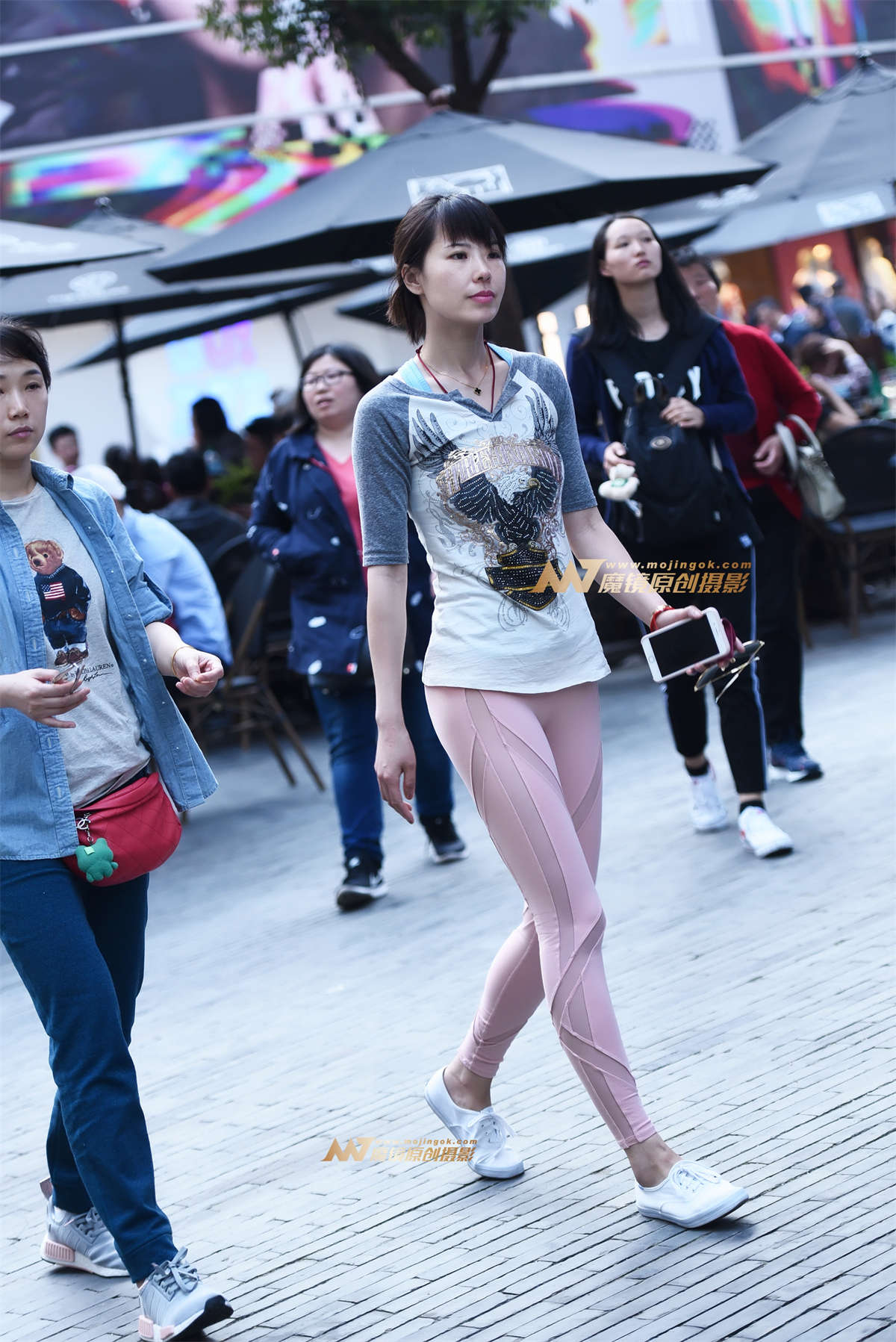 【咔喳赛贴】淡紫紧身裤-日更街拍