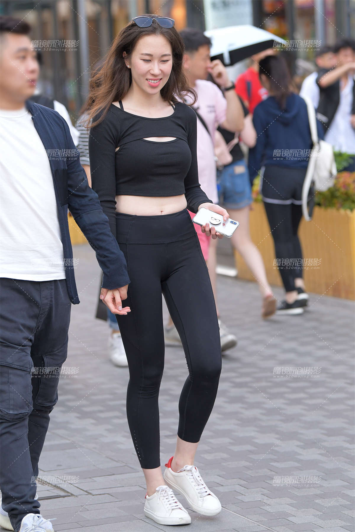 【红石赛贴】黑色紧身裤美女-日更街拍