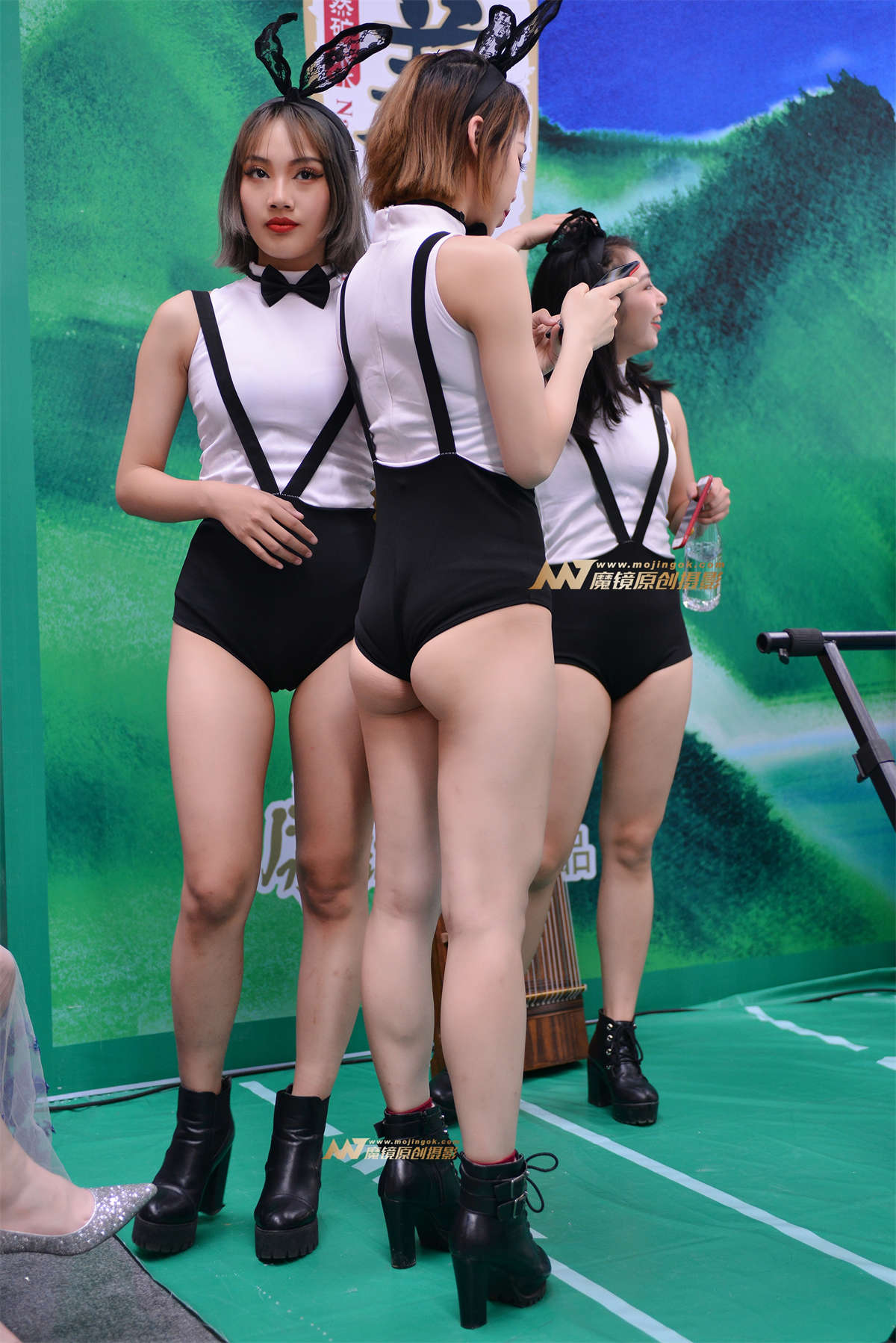 【哈曼赛帖】性感小高叉街拍-日更街拍