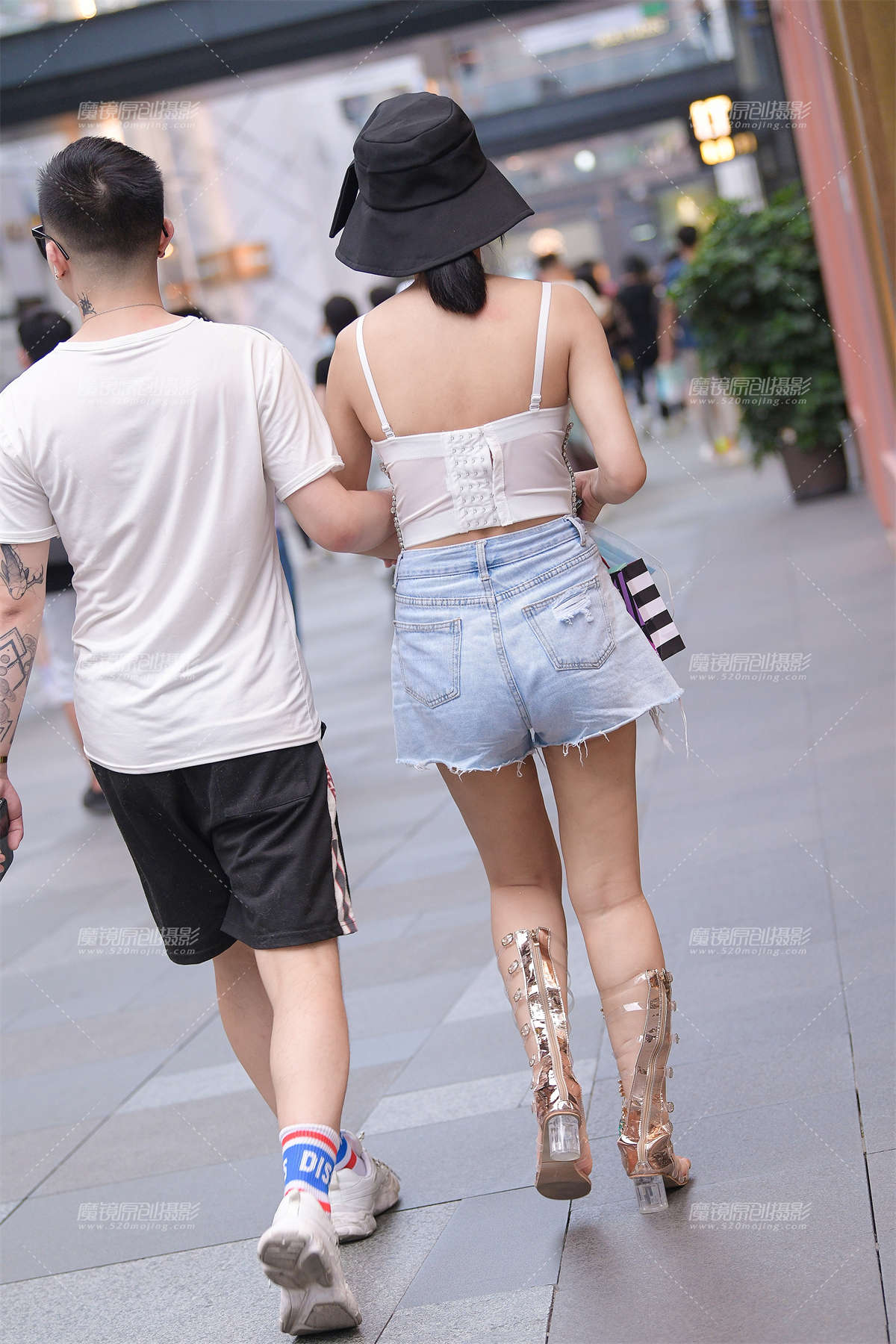 图片[2]-性感，丰满的女友-日更街拍