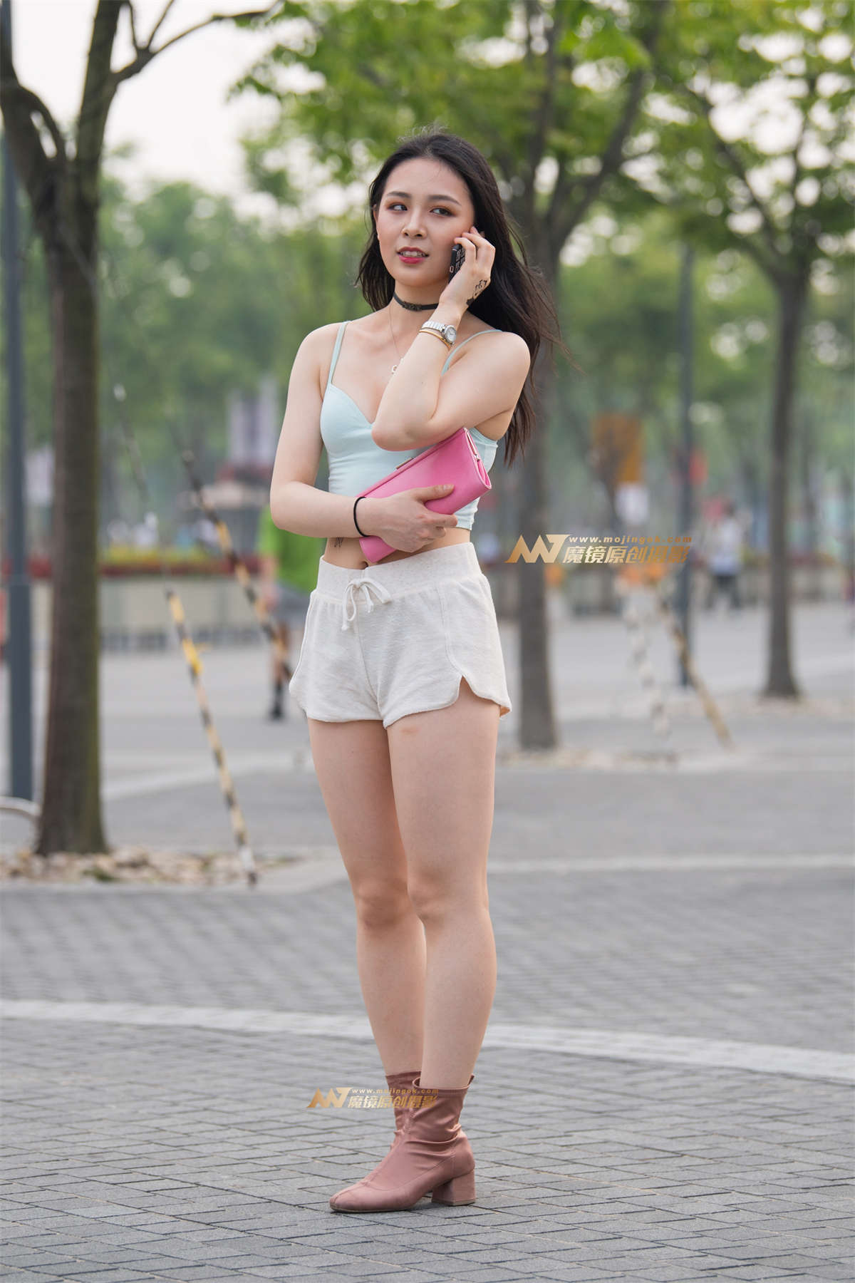 【一只傻麋鹿赛帖】乳白色热裤美女-日更街拍