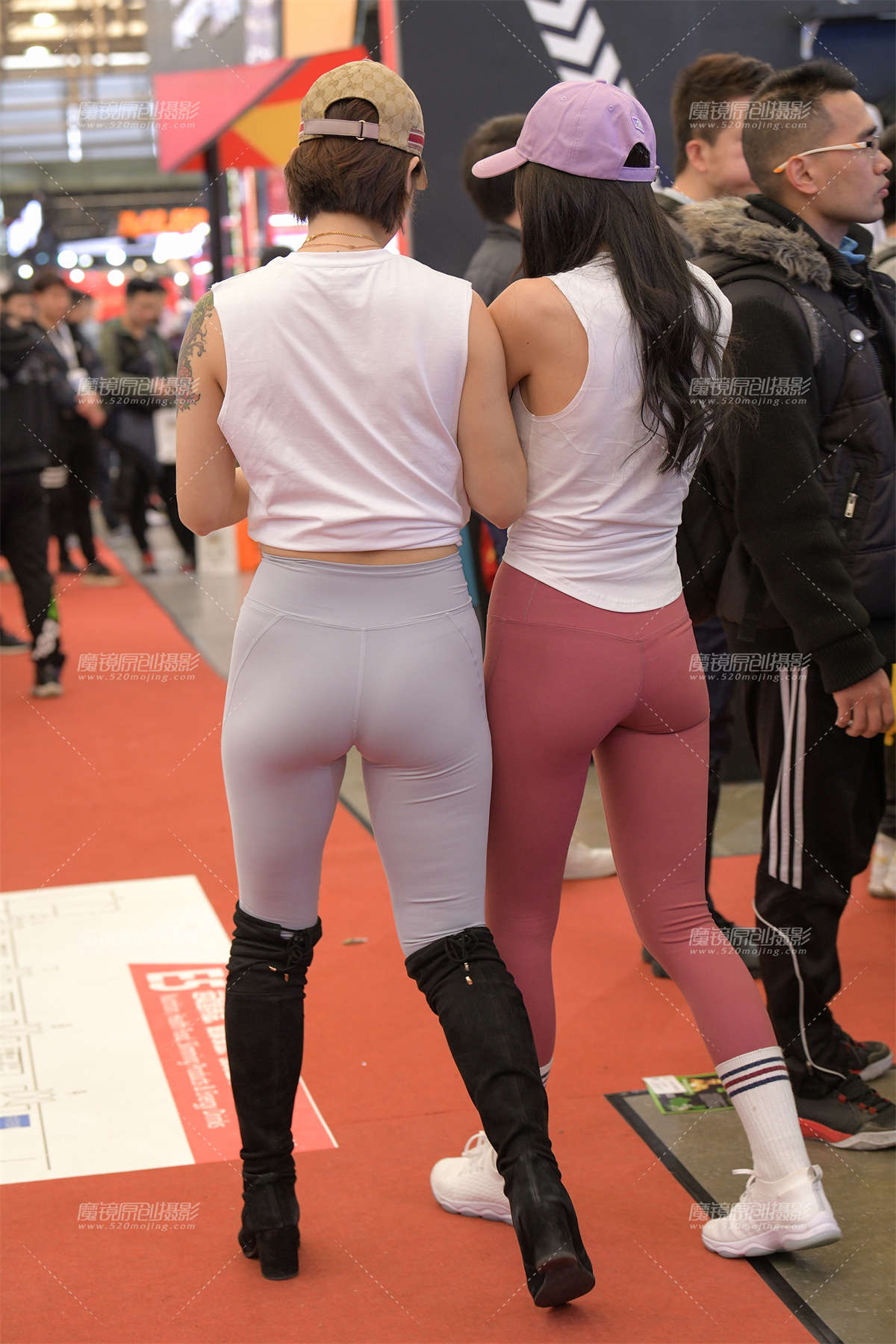 图片[2]-鸭舌帽灰色丰腴紧身-日更街拍