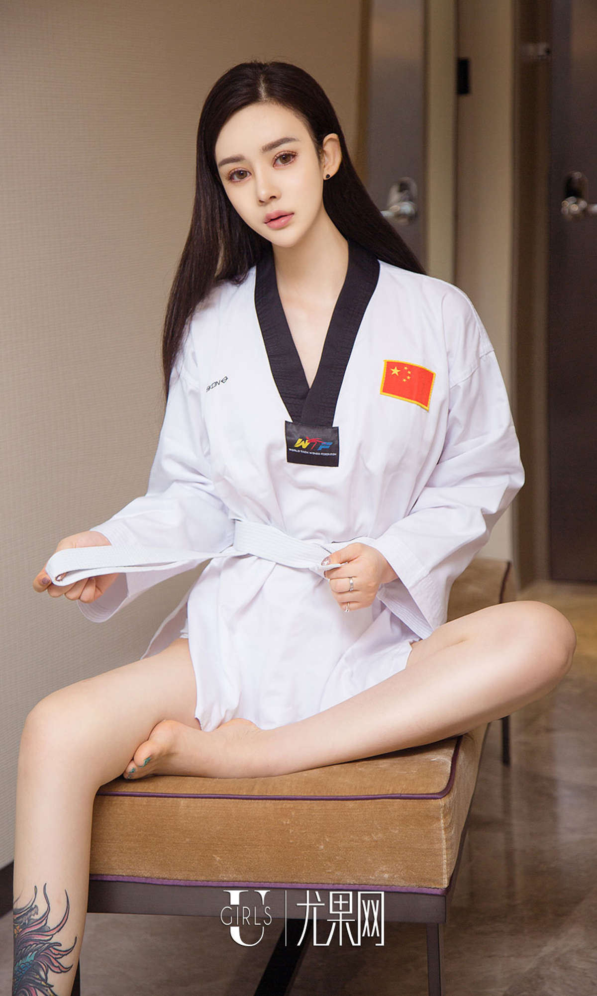 Ugirls爱尤物 NO.1021 米奇 卸甲软妹-日更街拍