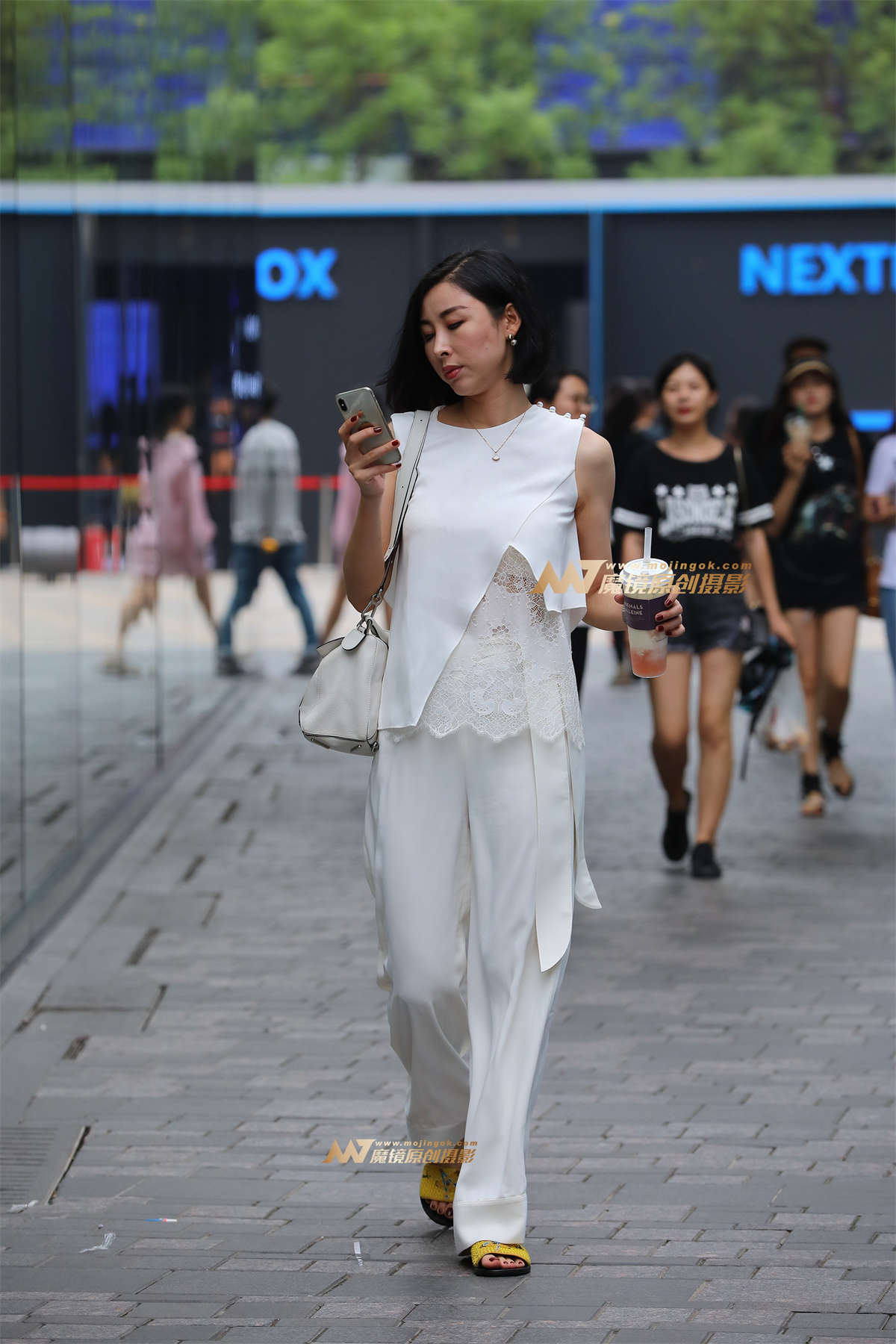 【视觉冲击赛帖】 白裤-日更街拍