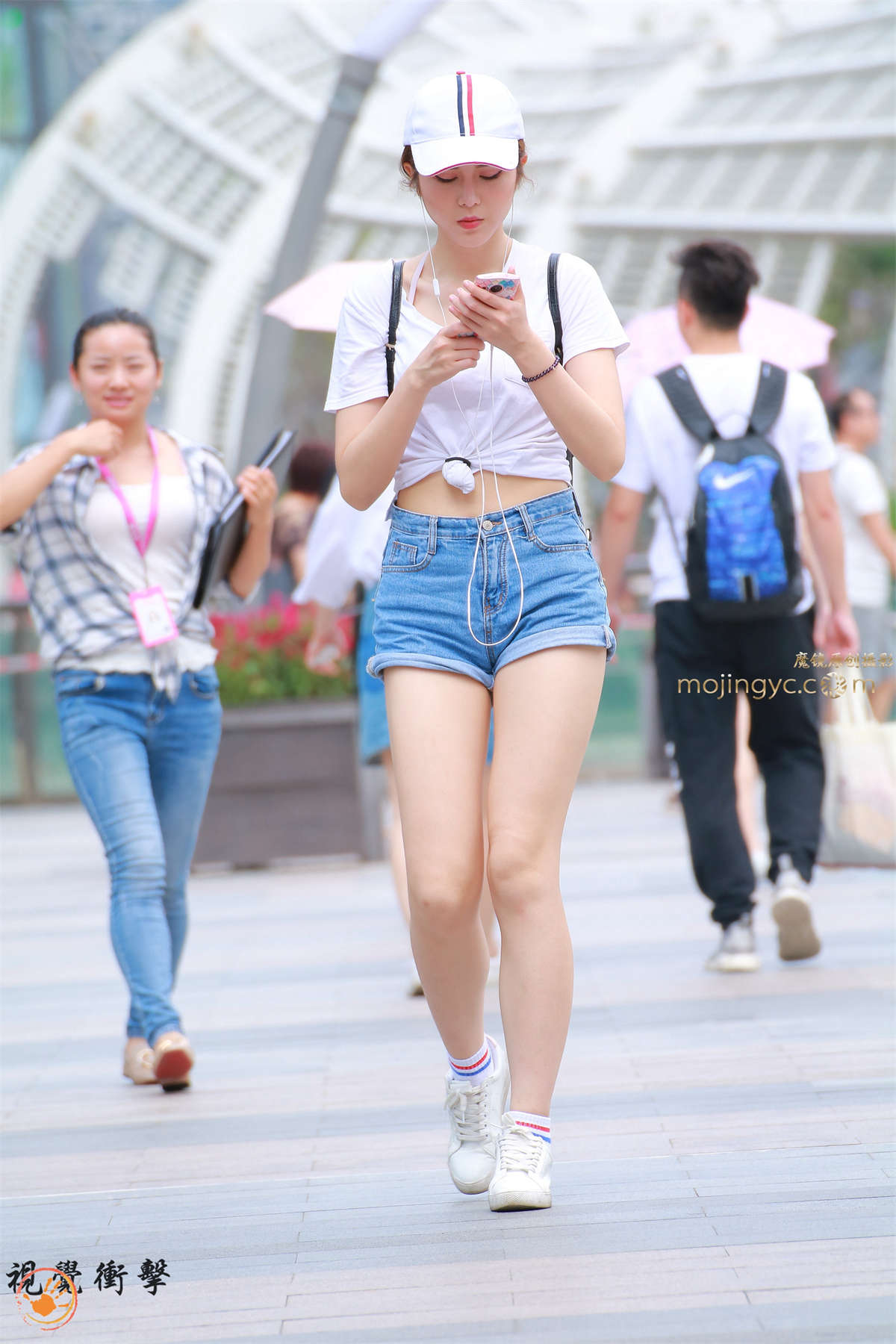 肚脐 热裤 美女-日更街拍