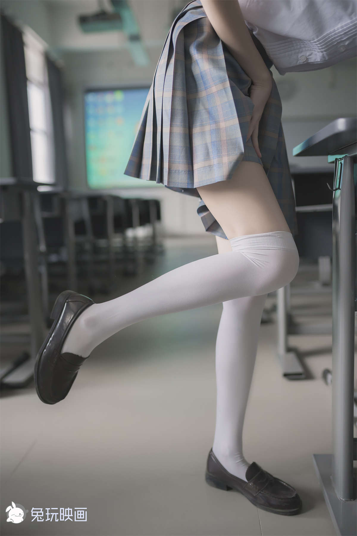 图片[2]-兔玩映画 B95.002 等你下课-日更街拍