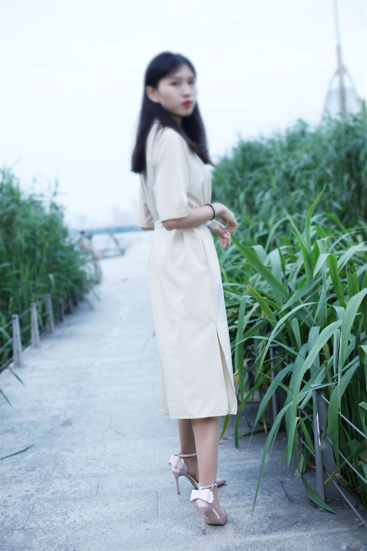 图片[2]-奈丝写真 NO.131 小橙子-户外躺拍-日更街拍