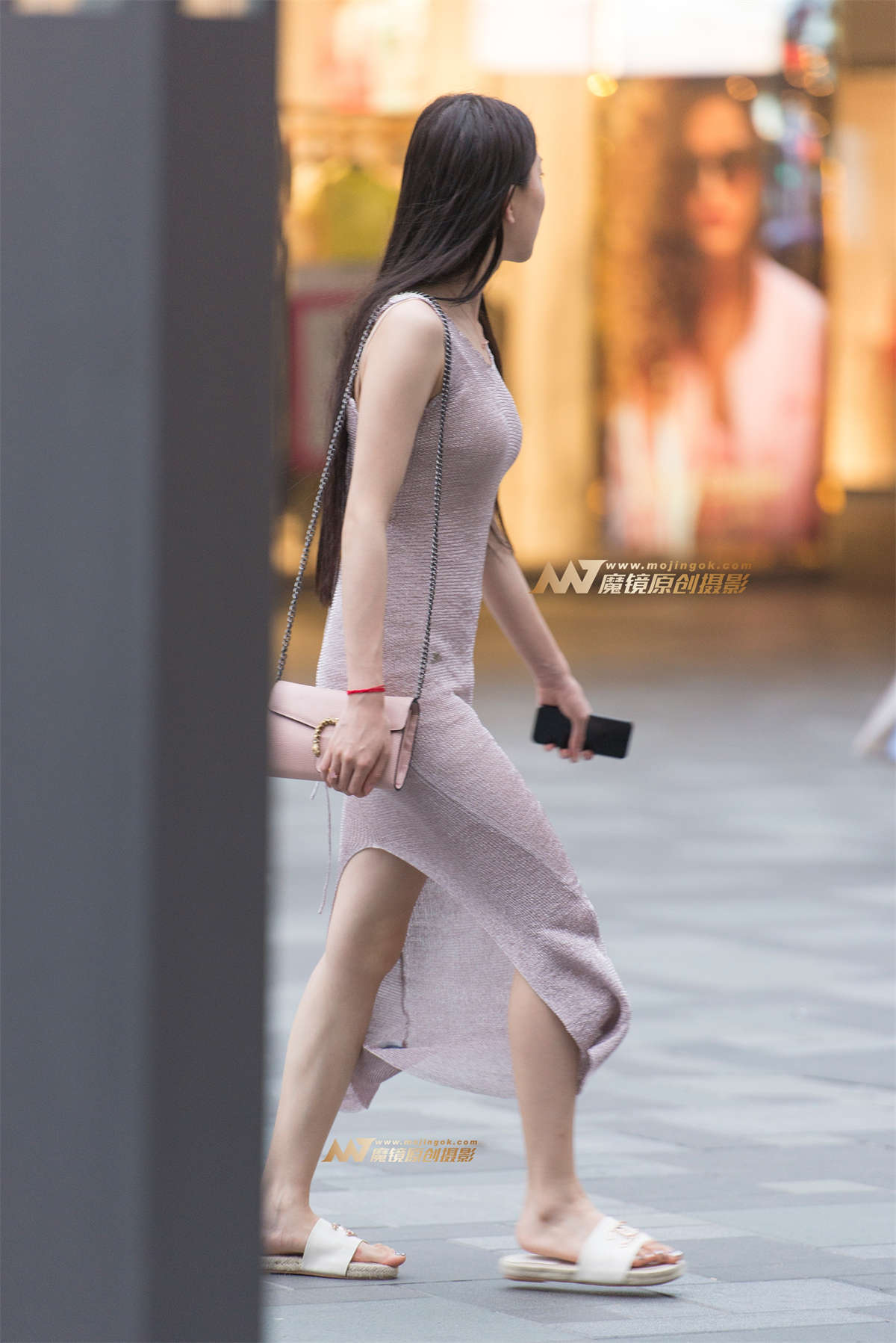 连衣裙长发美女-日更街拍