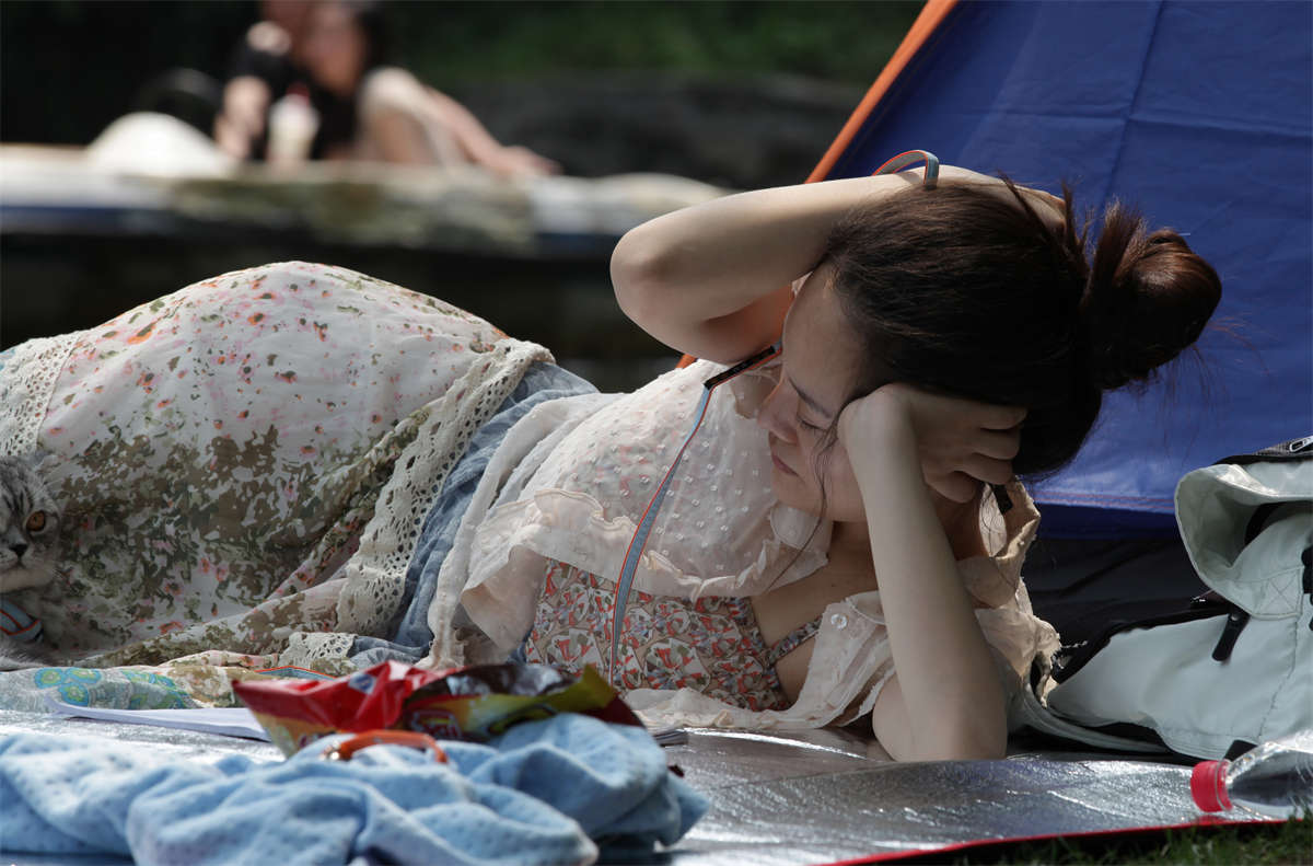 图片[2]-踏青公园街拍系列No.867 一尘不染的精品素足-日更街拍