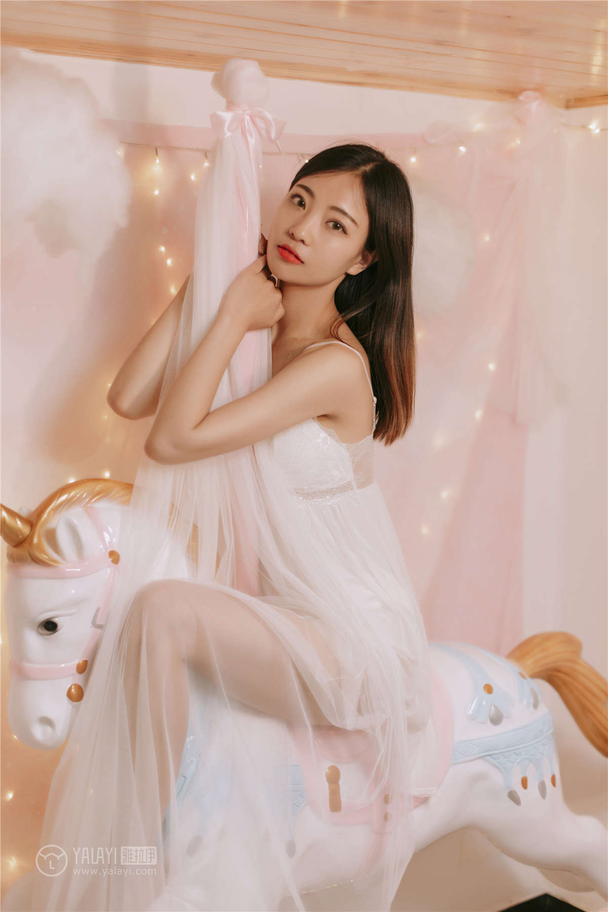 YALAYI雅拉伊 No.334 浪漫满屋 高若童-日更街拍