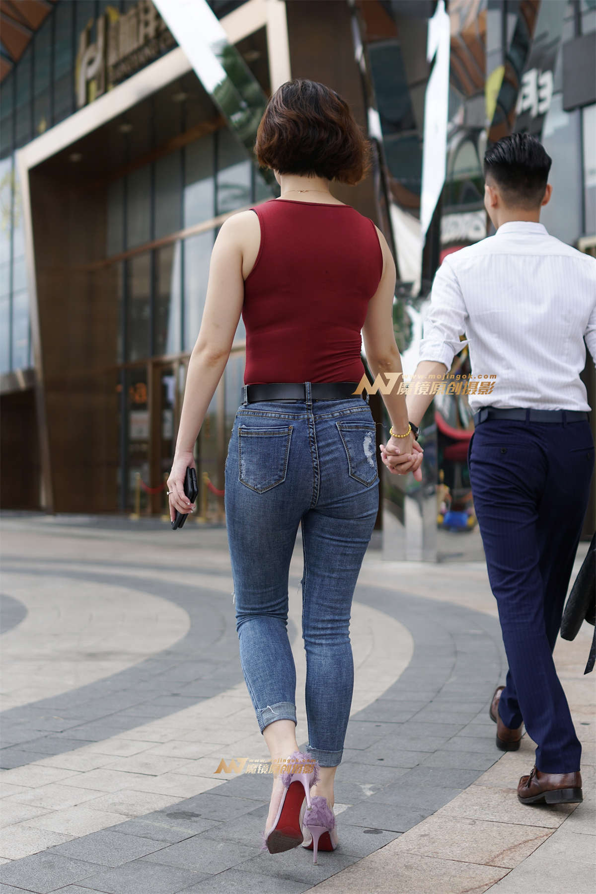 图片[2]-【哈曼赛帖】丰满紧蓝牛街拍-日更街拍