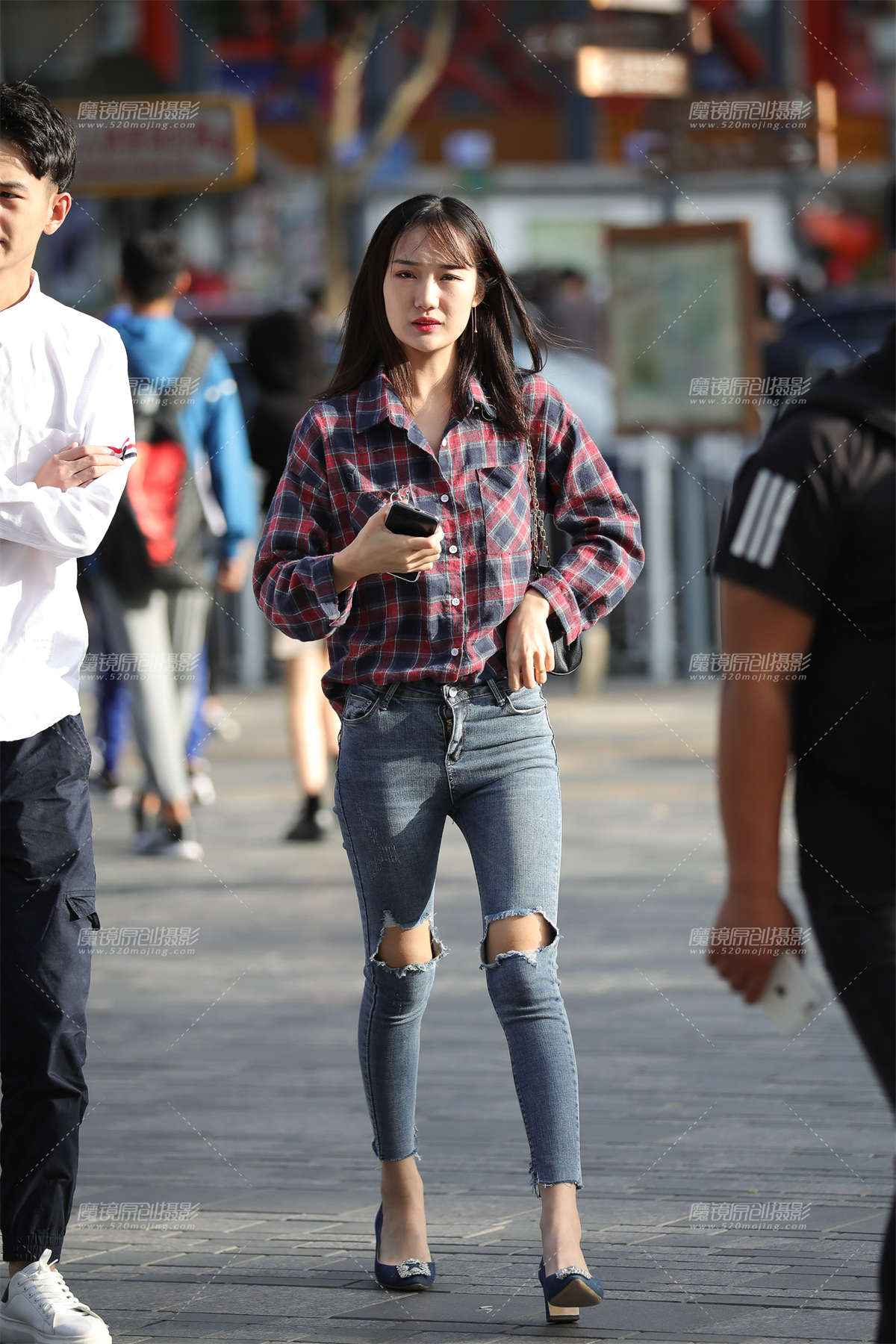 美腿女孩 往上提提腿更美-日更街拍