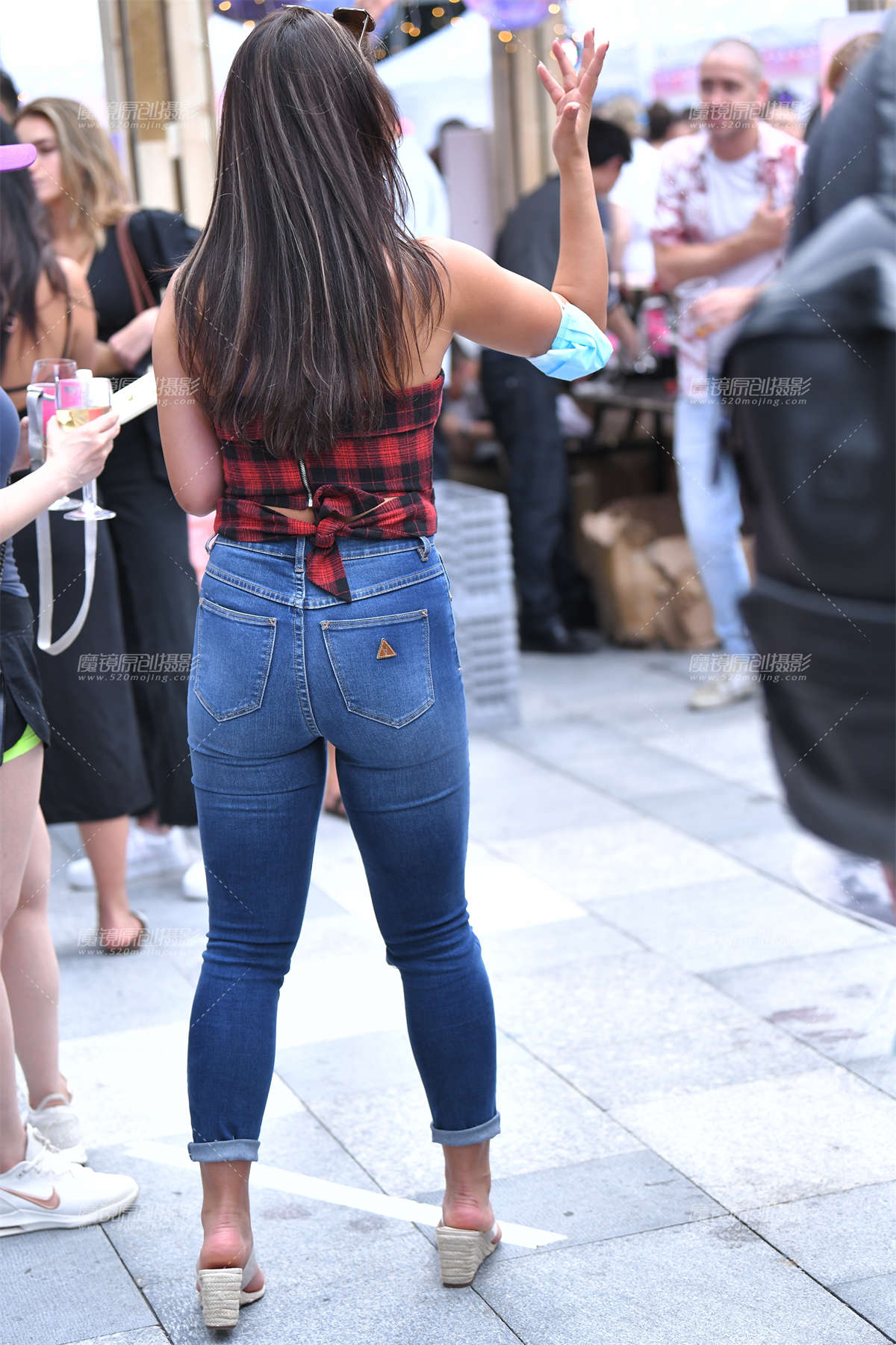 图片[2]-【咔喳赛帖】喝的开心-日更街拍