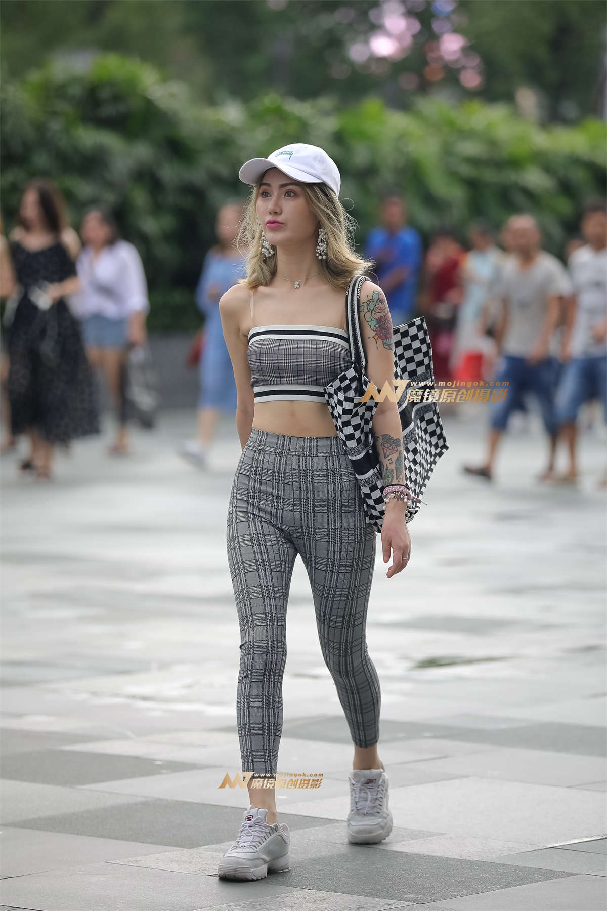 【凯恩赛帖】抹胸好身材-日更街拍