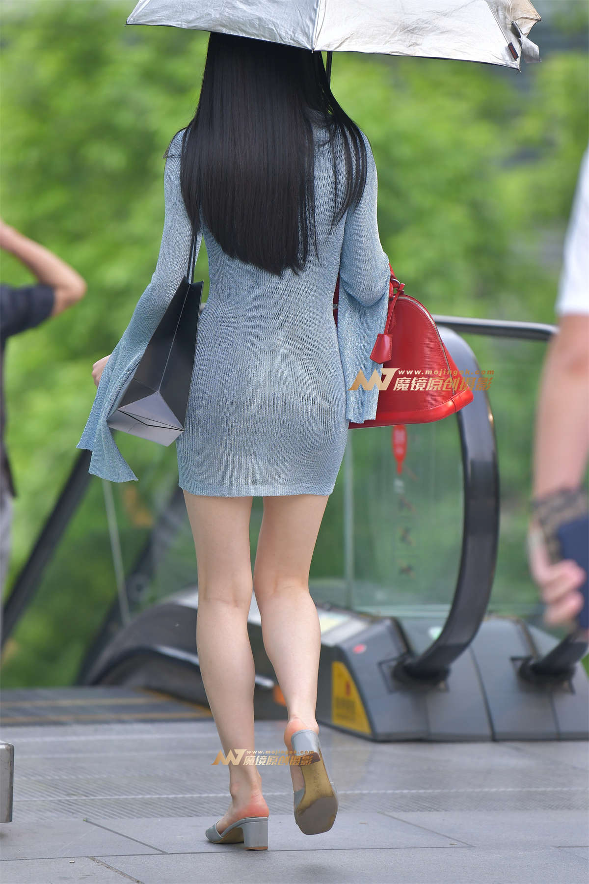 图片[2]-【红石赛帖】蓝色包臀性感少妇-日更街拍