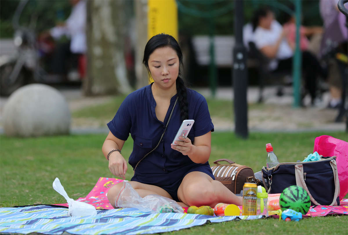 图片[2]-踏青公园街拍系列No.712 世纪公园草地掠影系列1-日更街拍