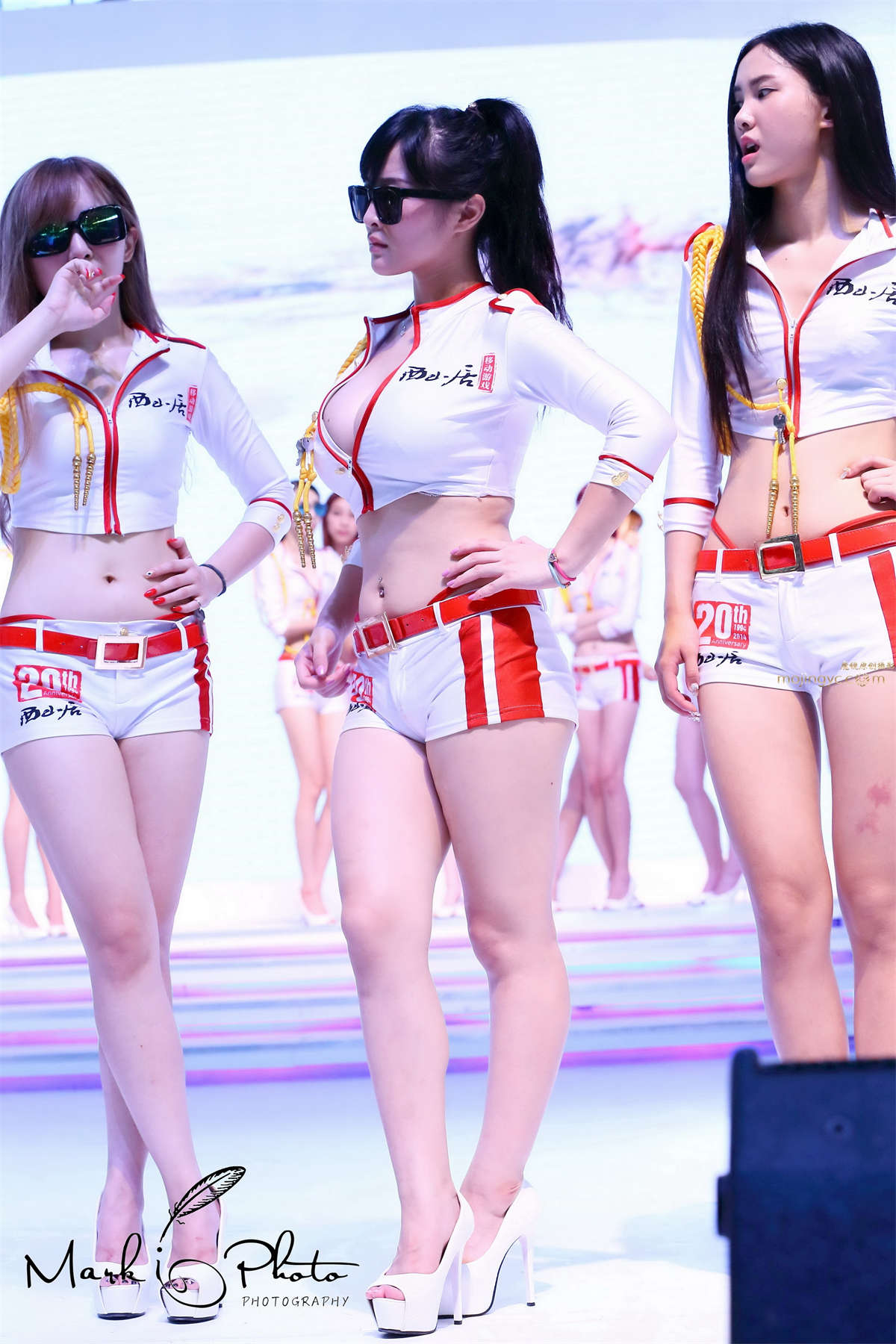 图片[2]-西山居制服美少女-日更街拍