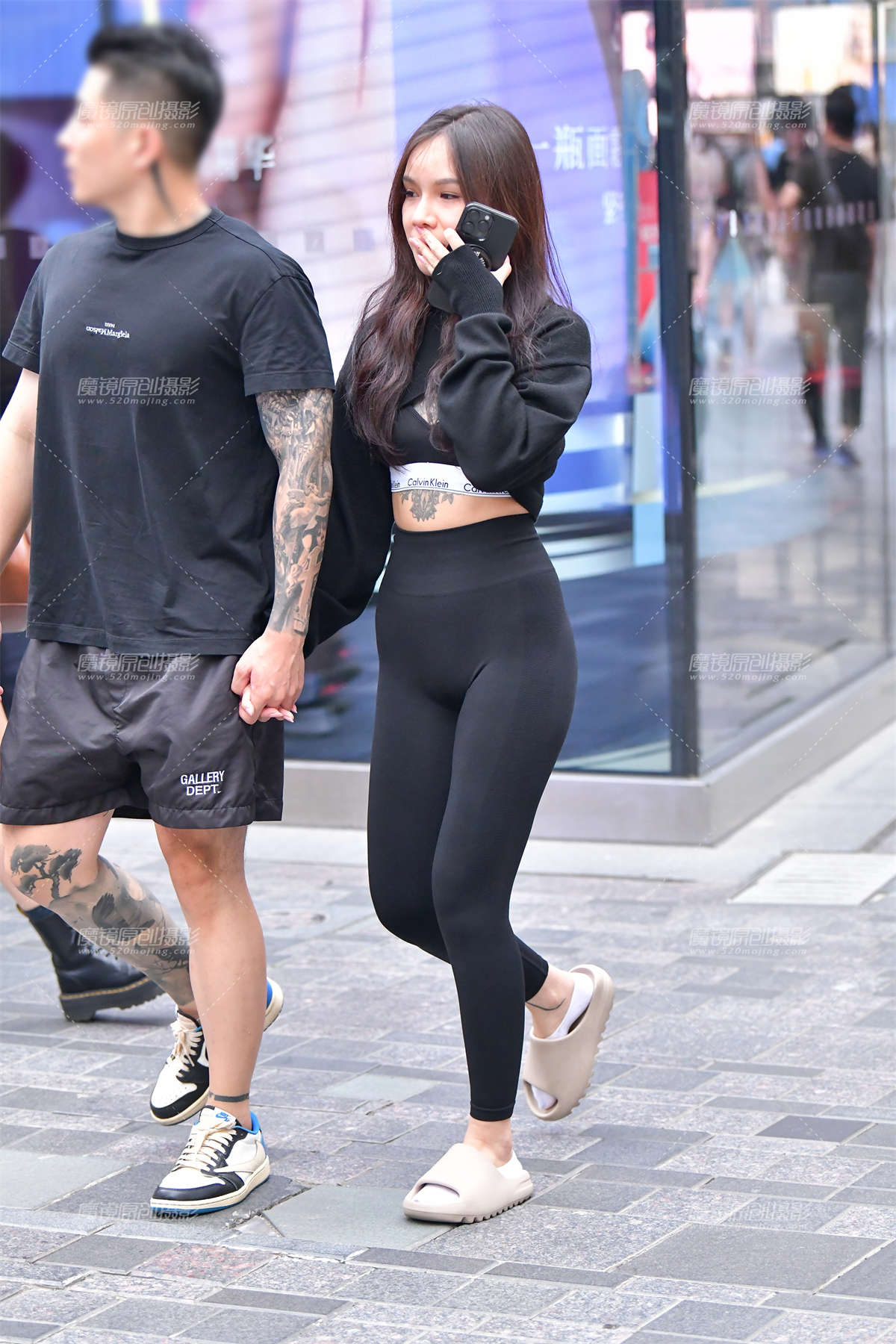 ★细腰紧致瑜伽裤美女-日更街拍