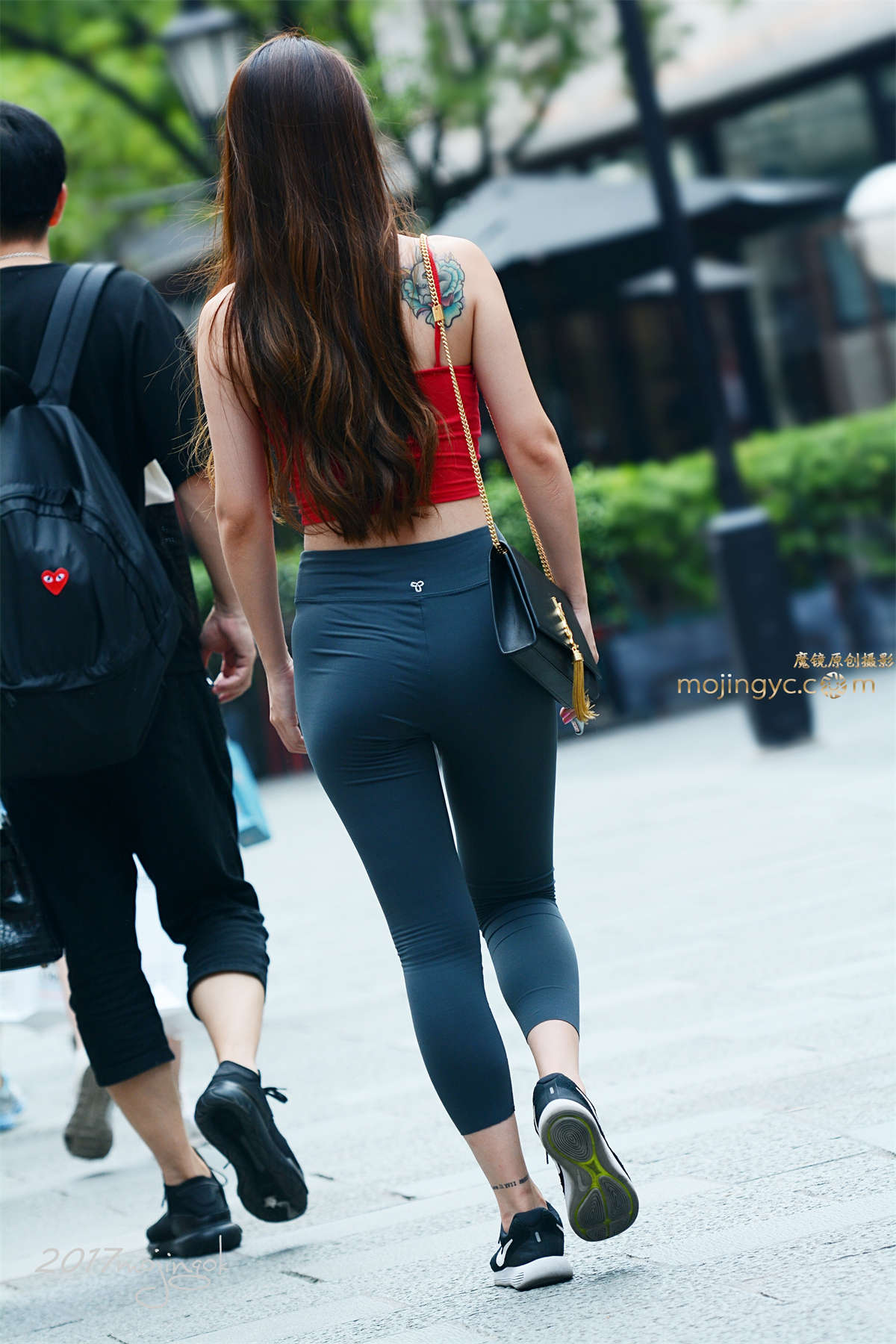 图片[2]-咔喳赛帖-漂亮运动的打扮-日更街拍