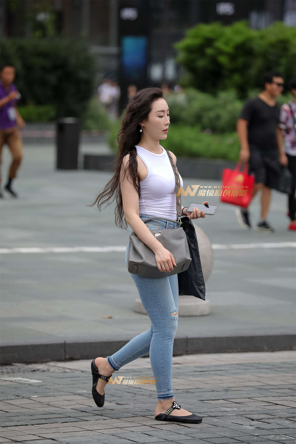 【凯恩赛帖】漂亮紧牛风韵美女-日更街拍