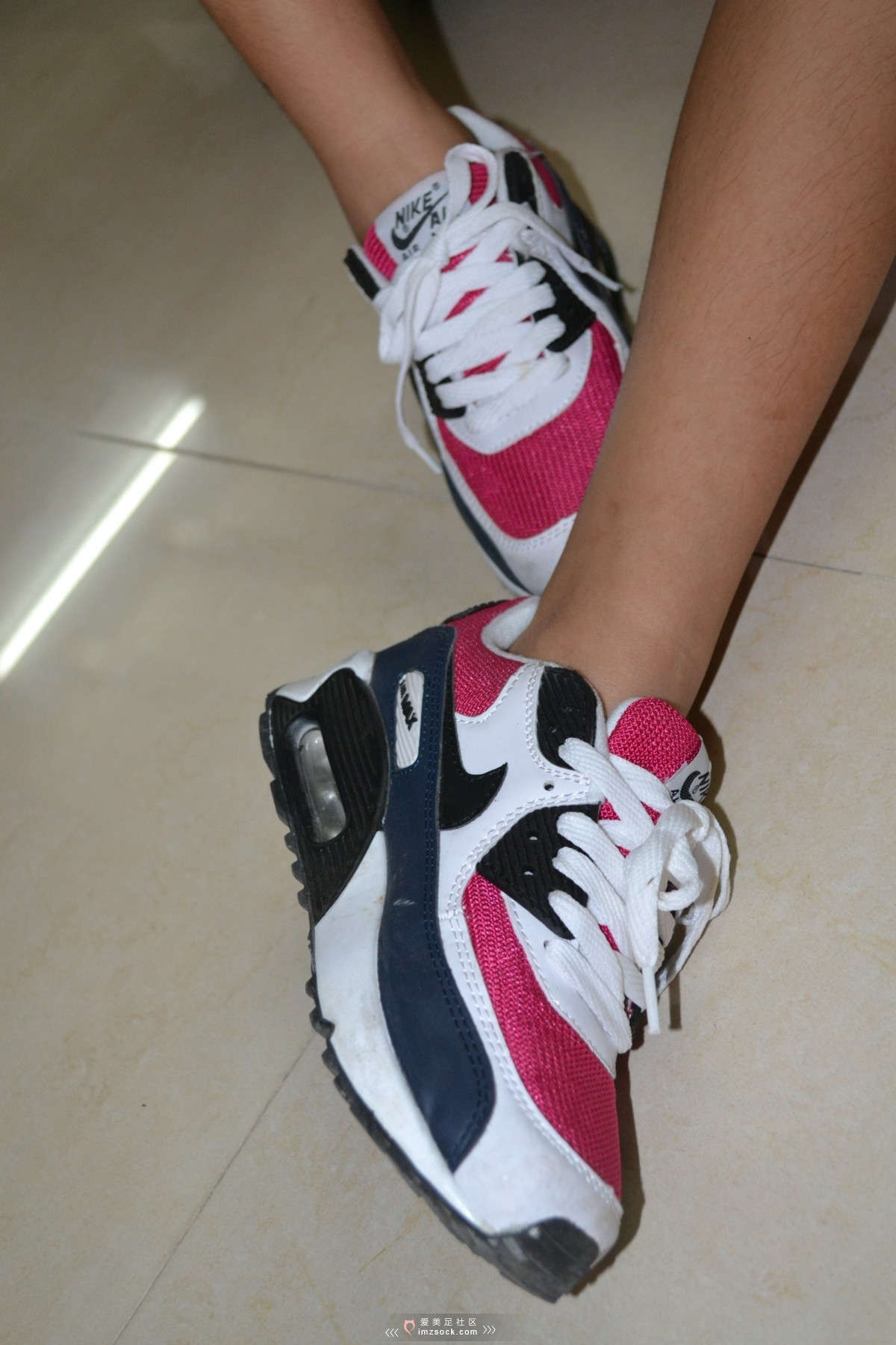 图片[2]-MZSOCK-2018 No.73 热裤美腿 AJ nike 帆布鞋-日更街拍