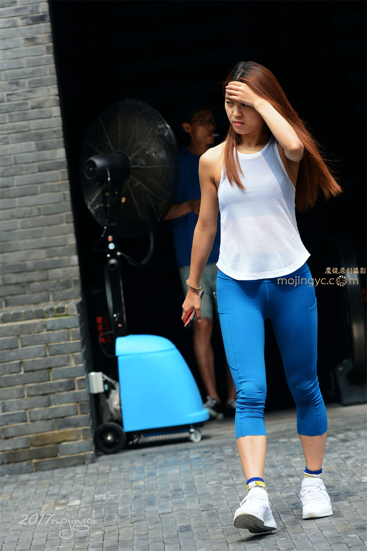 咔喳赛帖-七分紧身裤-日更街拍