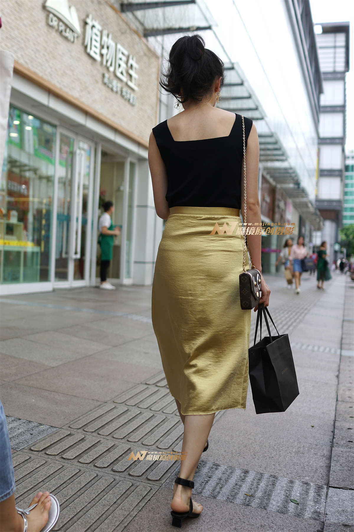 图片[2]-【哈曼赛帖】黄裙街拍-日更街拍