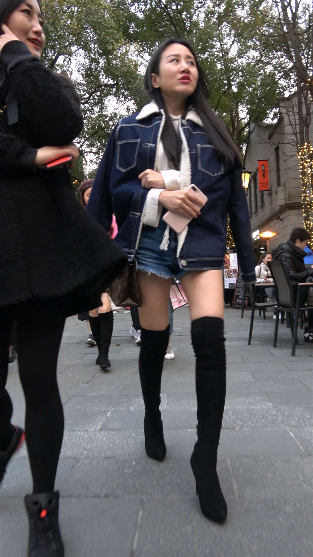 图片[2]-超短牛仔热裤长靴MM-日更街拍