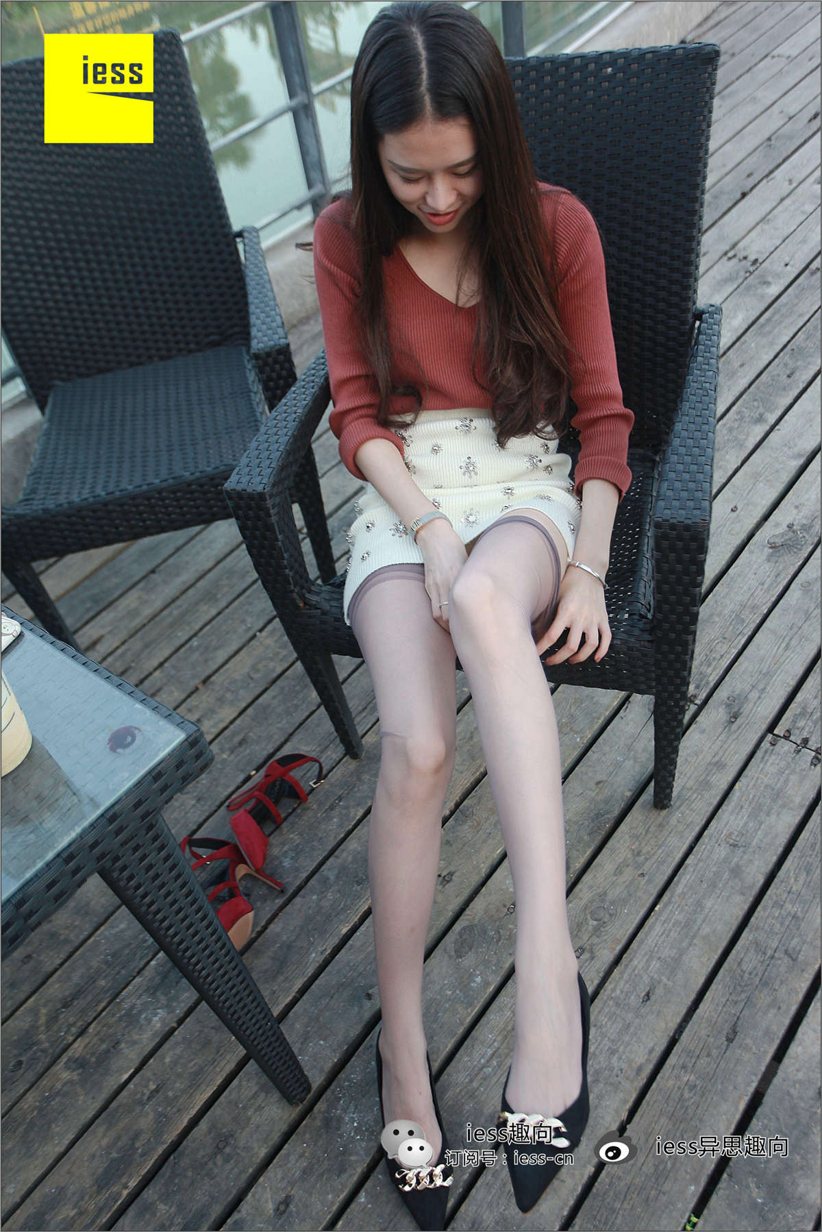 IESS异思趣向 丝足便当089期：ES8第八种武器 佳爷-日更街拍