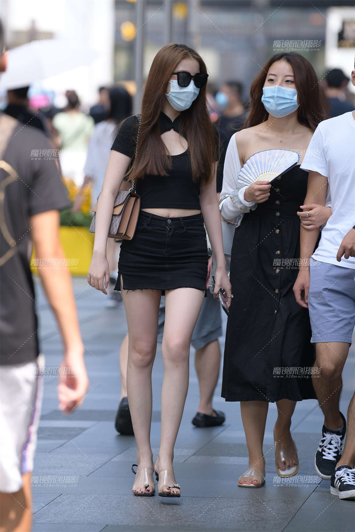 美腿口罩小姐姐-日更街拍