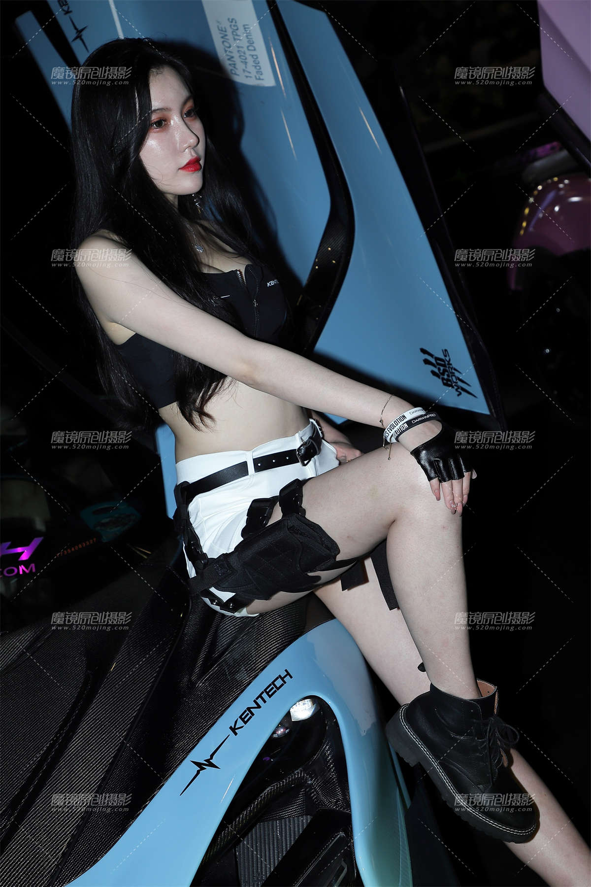 黑色抹胸 白色热裤5-日更街拍