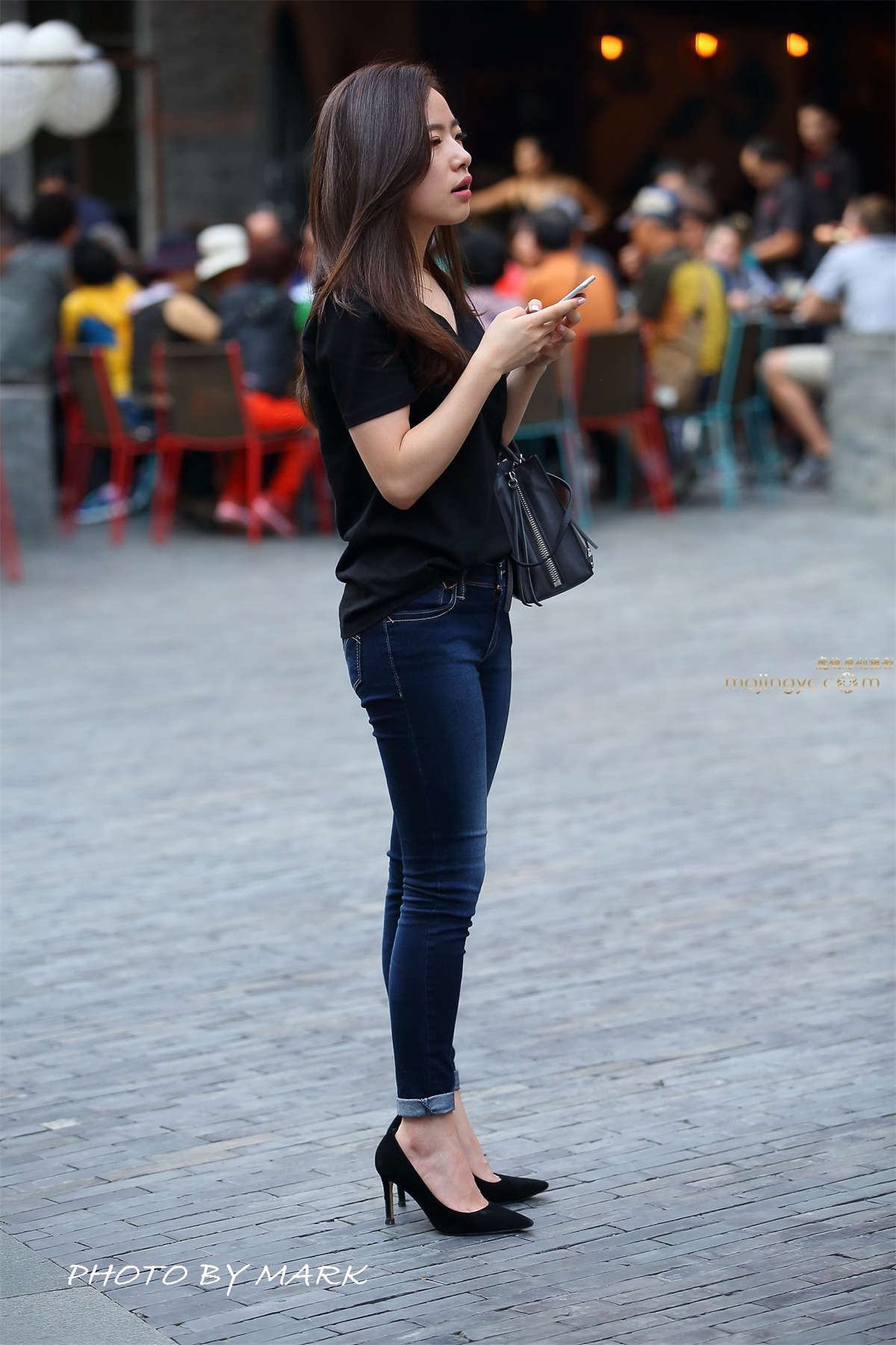 图片[2]-性感紧身牛仔裤尖头皮鞋-日更街拍