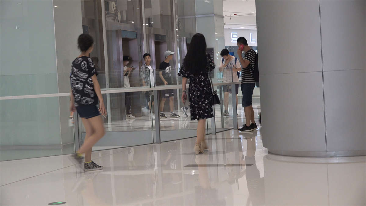 图片[2]-美足凉高长裙丝袜美女-日更街拍