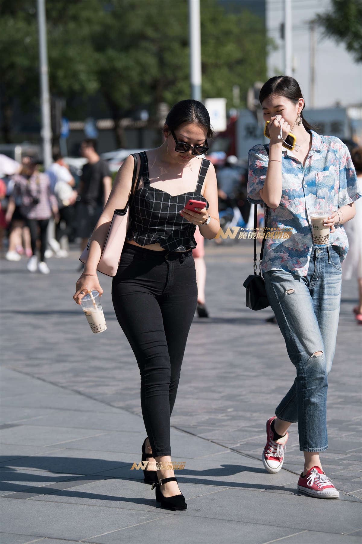 【一只傻麋鹿赛帖】超丰腴紧身黑裤美女-日更街拍