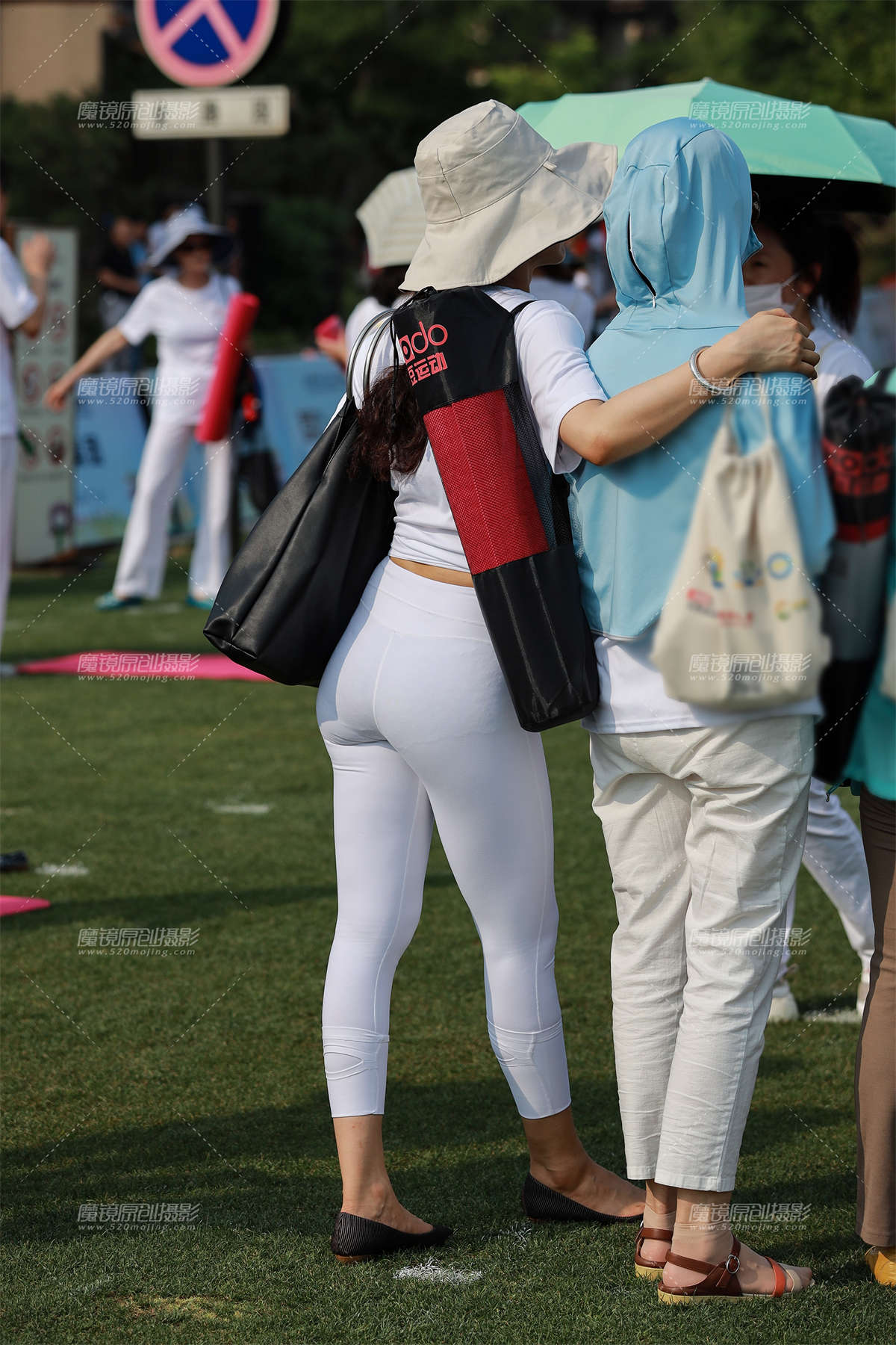 图片[2]-【小默赛帖】第1460篇★紧身裤美女★-日更街拍