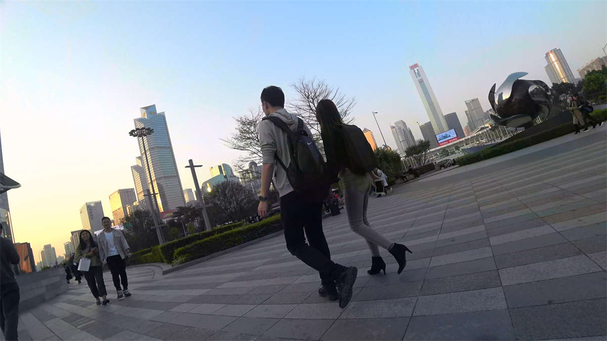 图片[2]-灰色紧身裤美女小姐姐-日更街拍