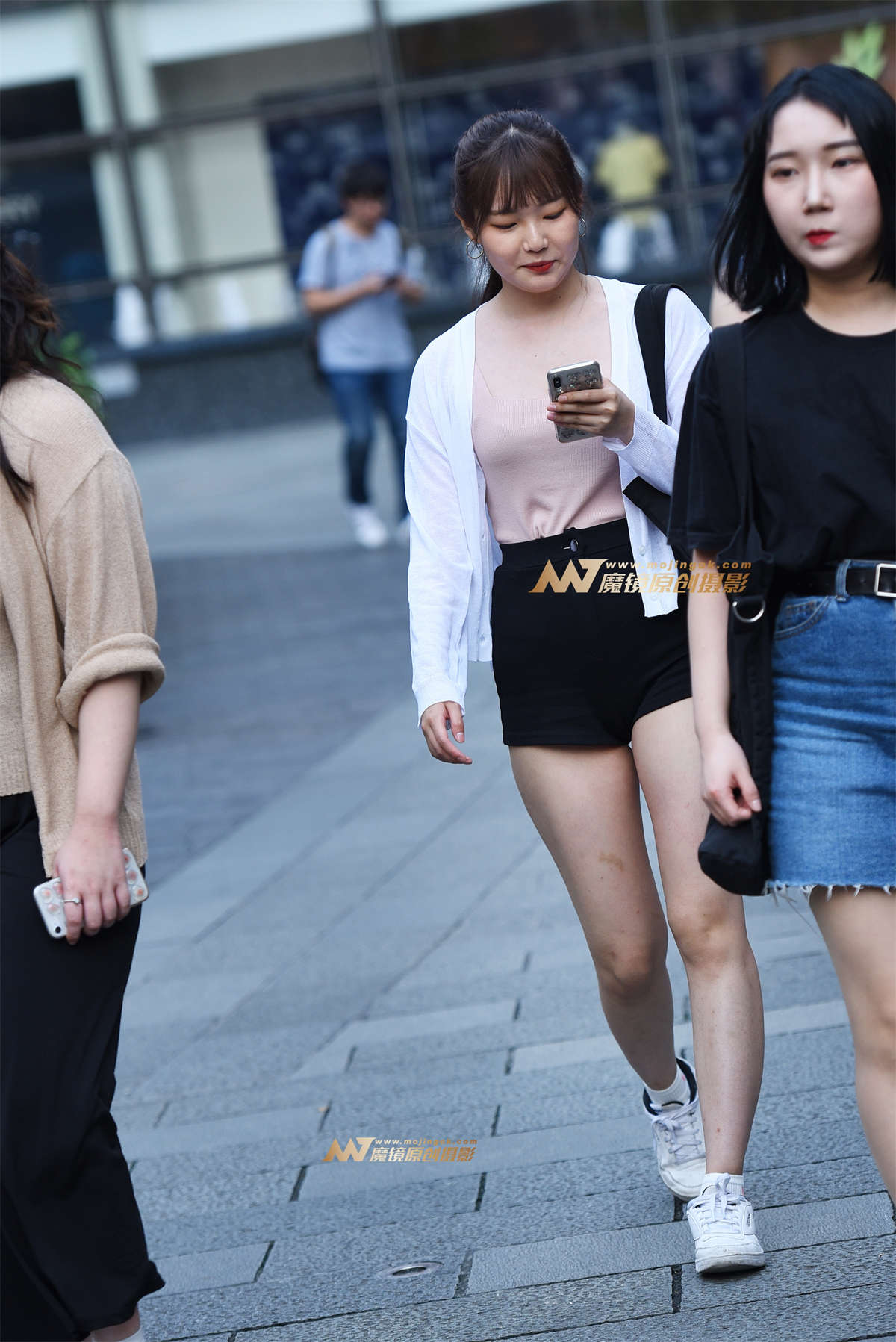 【咔喳赛贴】黑色热裤-日更街拍