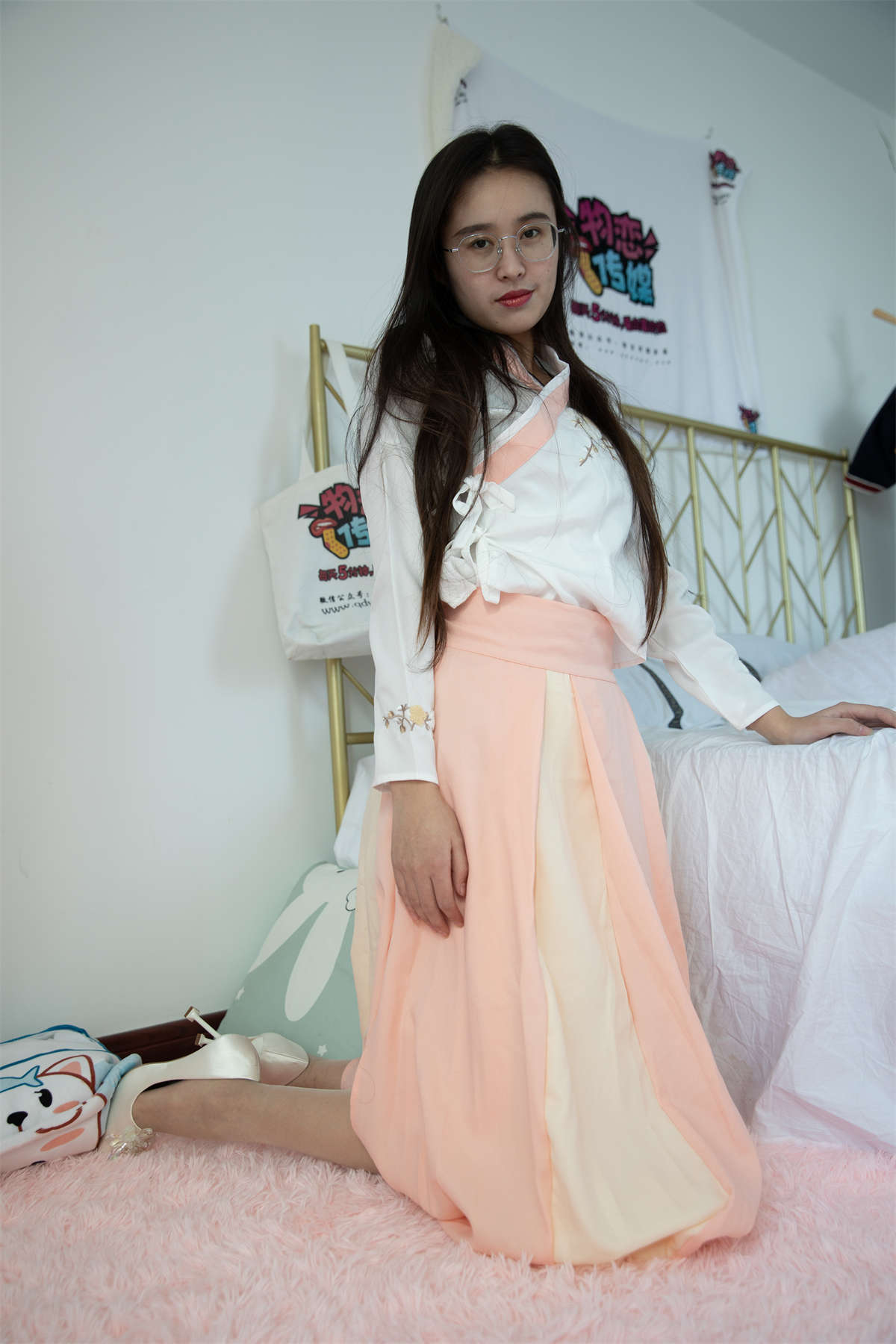 物恋传媒 NO.891 菲菲-风里的云-日更街拍