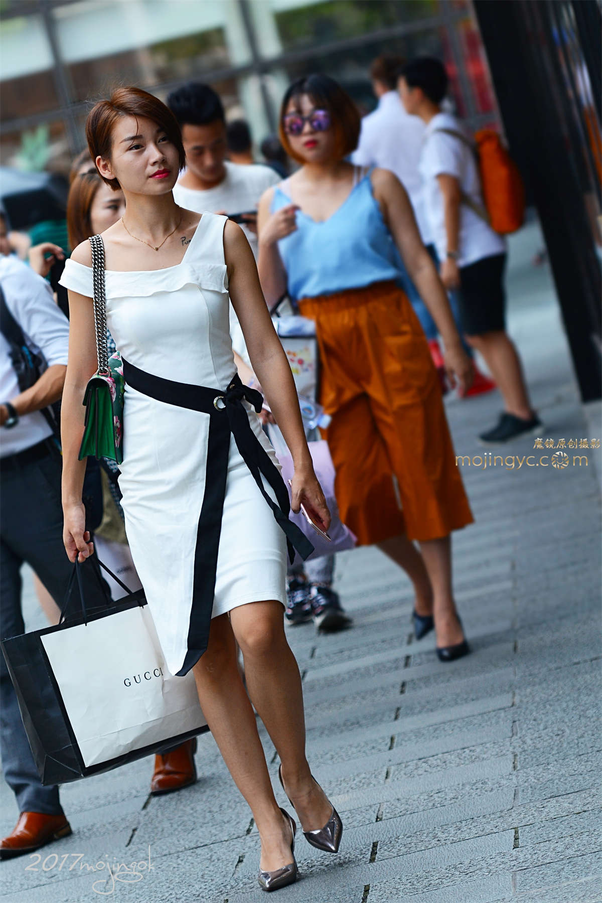 咔喳赛帖-深蹲方显姿色-日更街拍