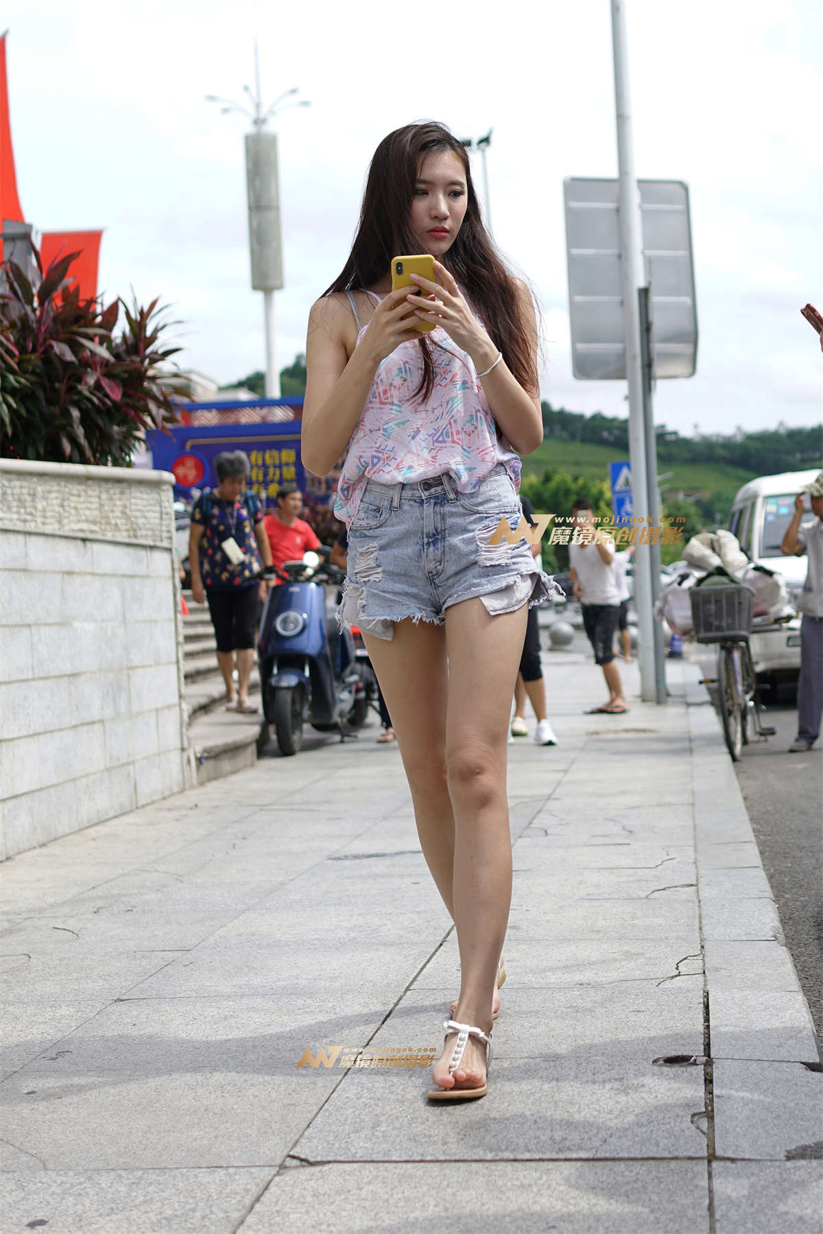 【哈曼赛帖】热裤街拍-日更街拍